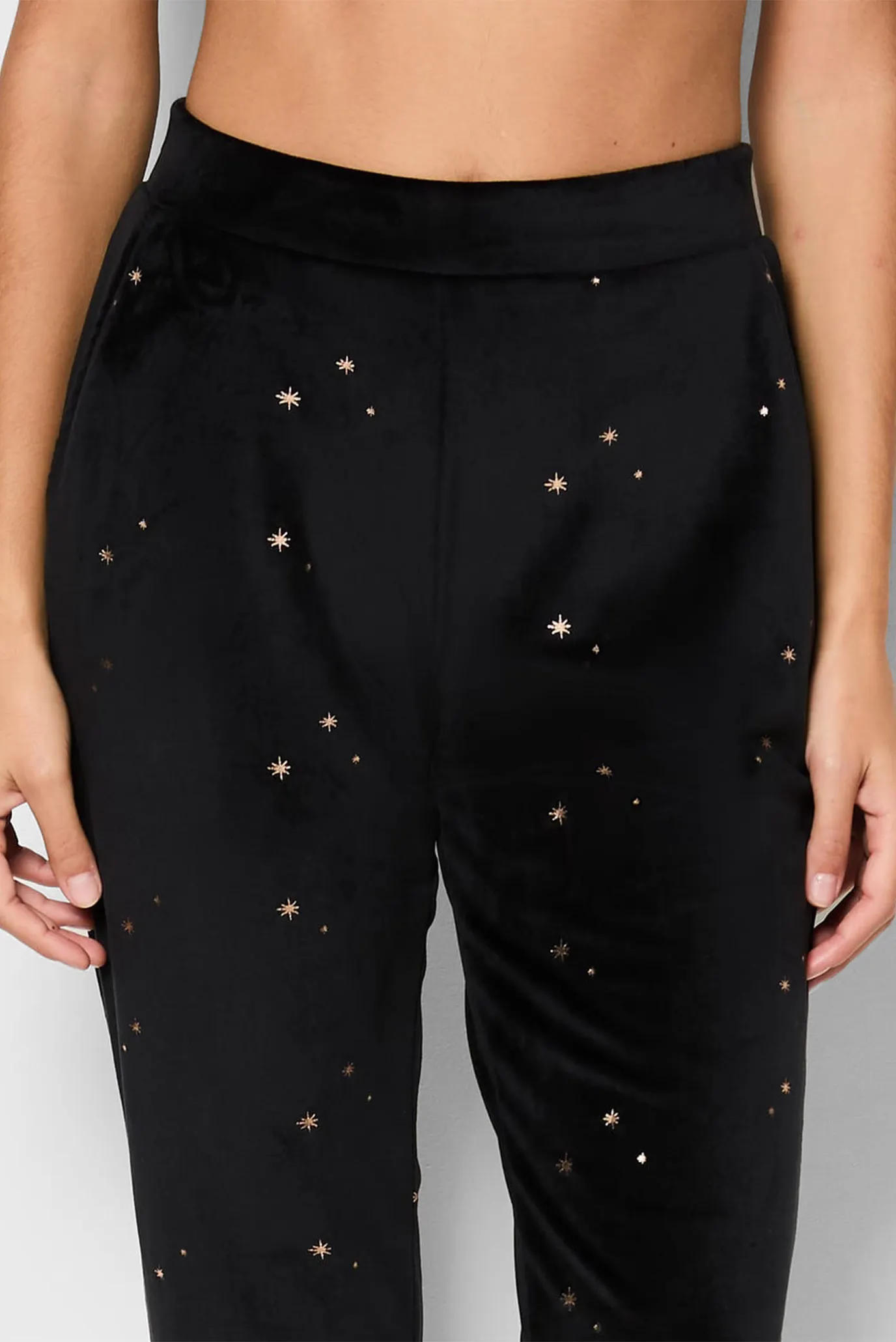 Жіноча чорна піжама з візерунком (світшот, брюки) MIKAL 4