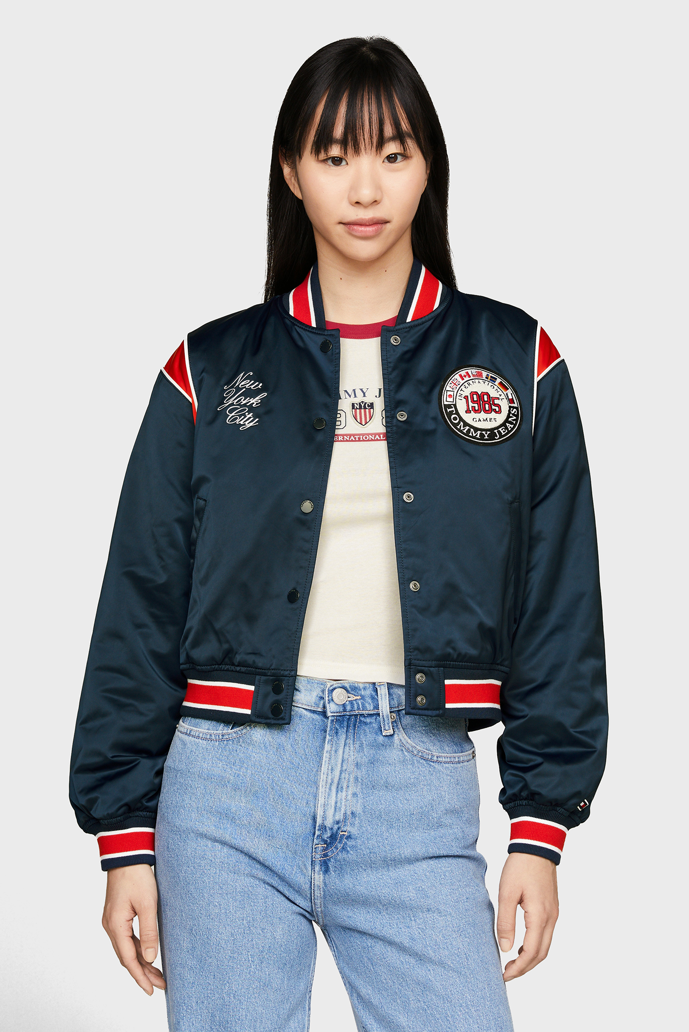 Женский темно-синий бомбер TJW ARCHIVE GAMES Синий XS Tommy Jeans DW0DW18535 Женский темно-синий бомбер TJW ARCHIVE GAMES Синий XS Tommy Jeans DW0DW18535