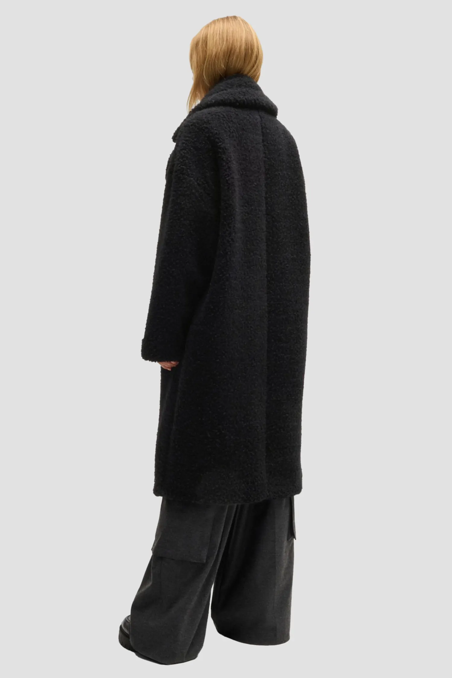 Жіноча чорна шуба 3