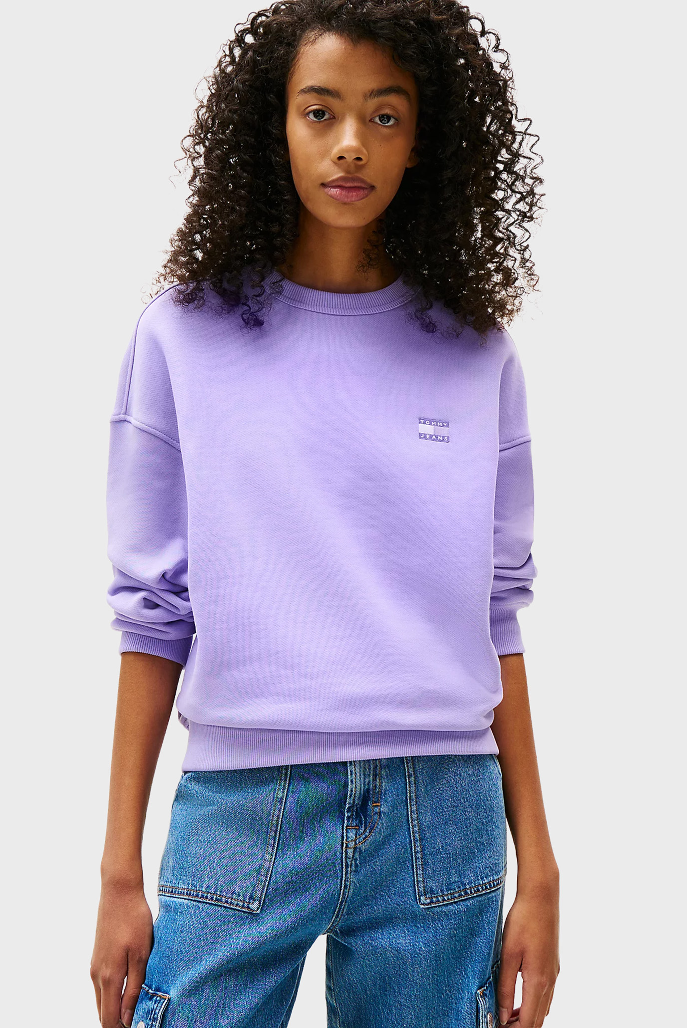 Женский сиреневый свитшот TJW BXY BADGE CREW Сиреневый M Tommy Jeans DW0DW19408 Женский сиреневый свитшот TJW BXY BADGE CREW Сиреневый M Tommy Jeans DW0DW19408