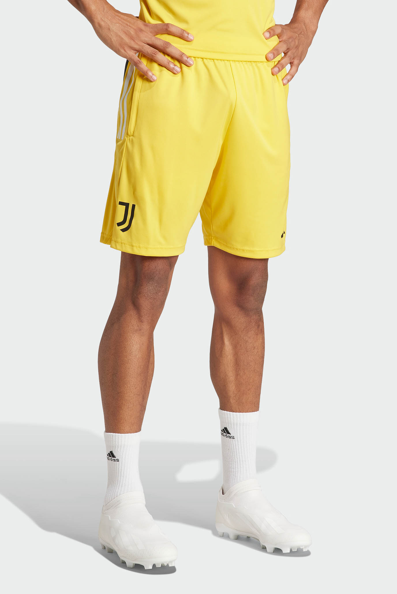Чоловічі жовті шорти Juventus Tiro 23 1