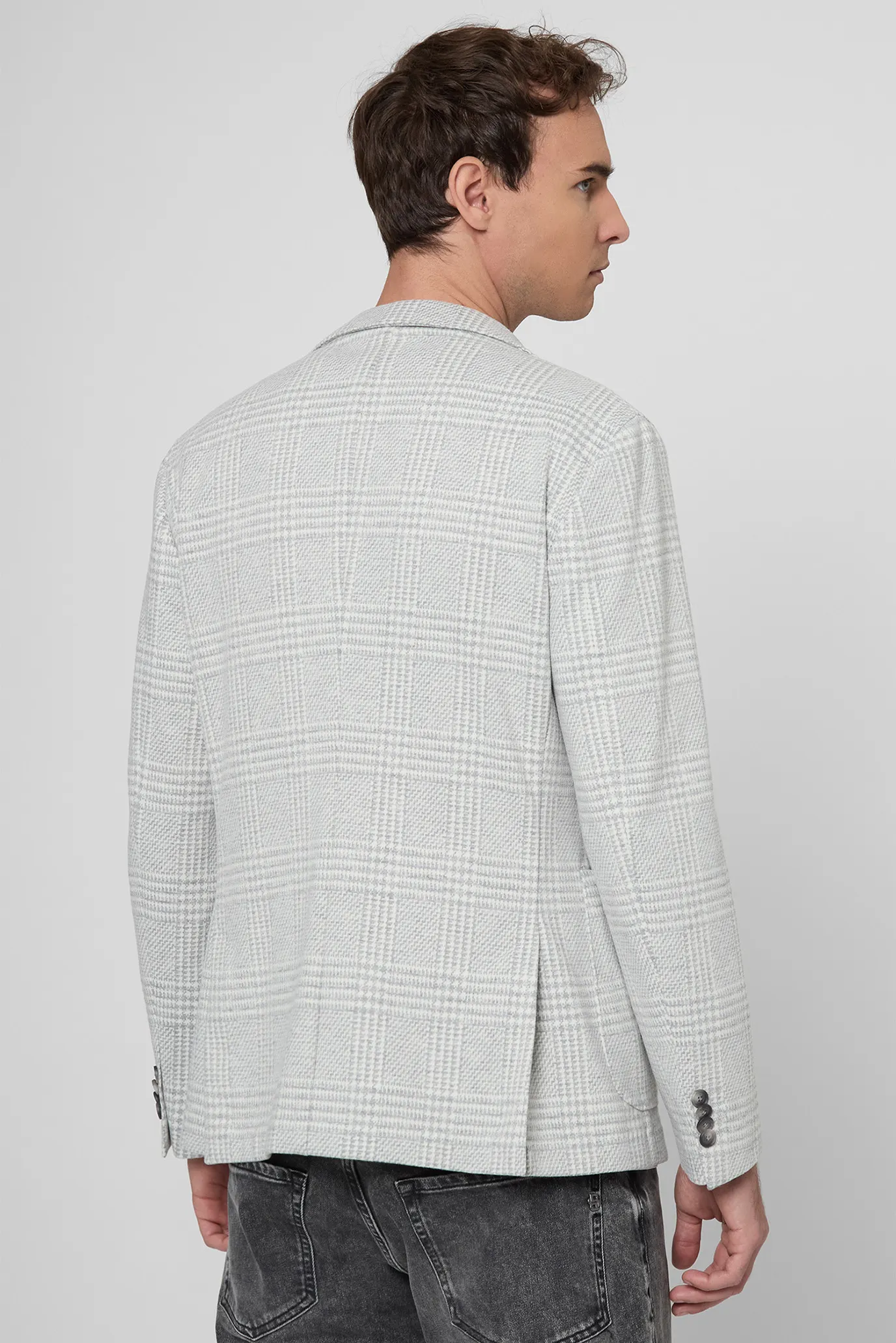 Мужской серый блейзер в клетку 3