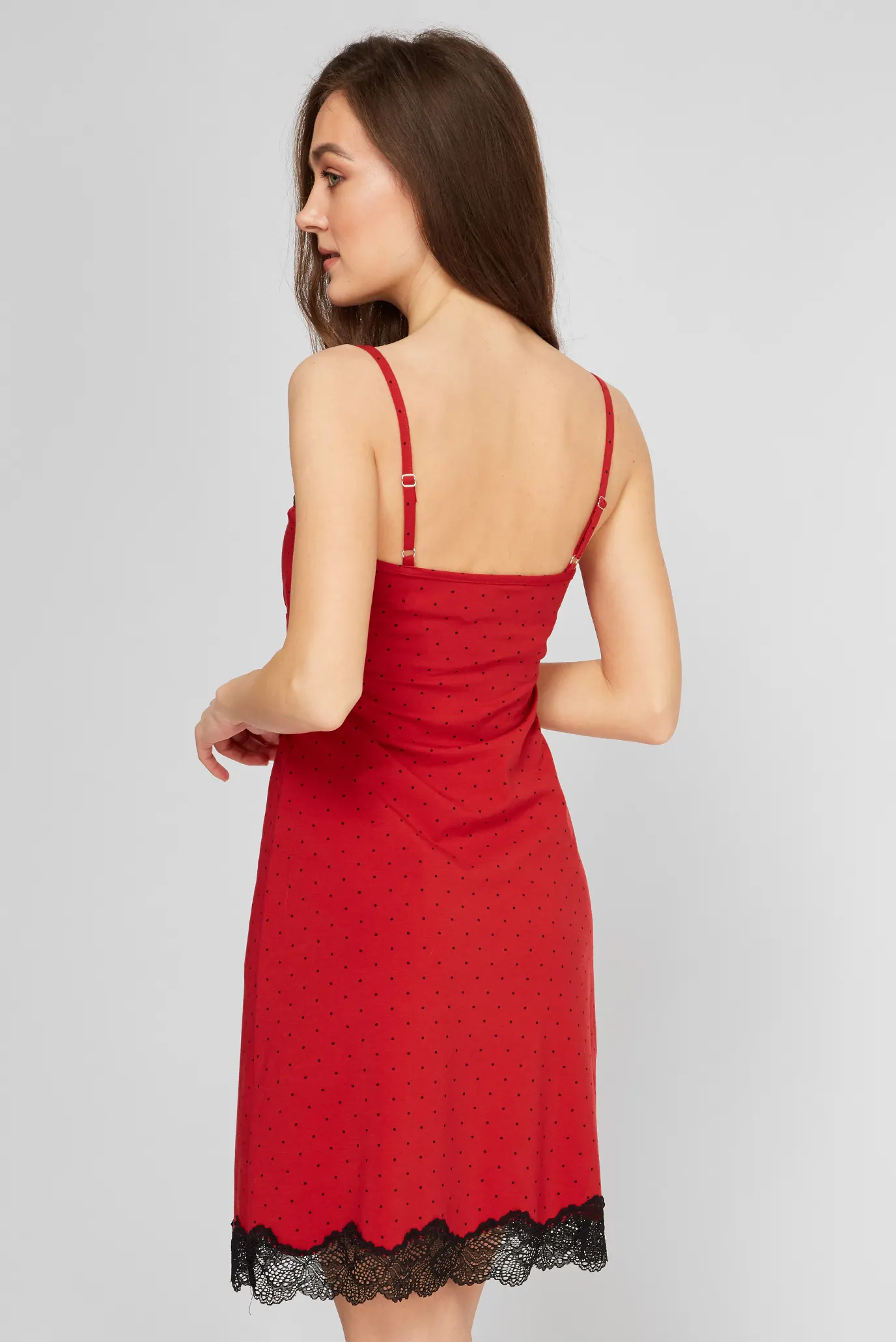 Жіноча червона нічна сорочка у горошок 3