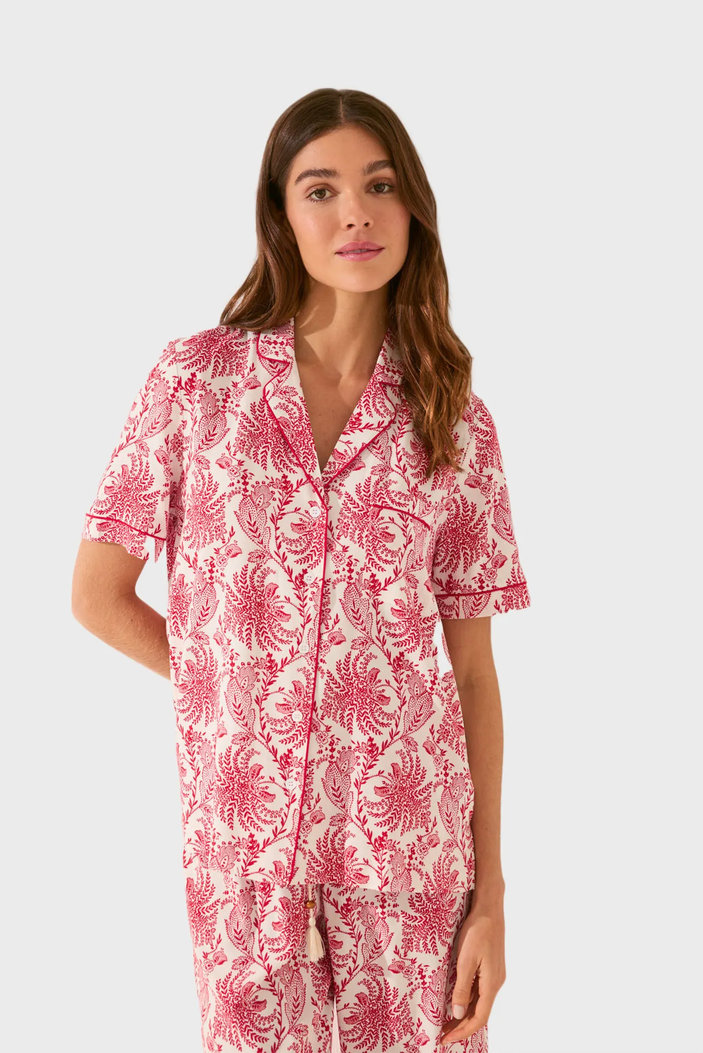 Жіноча біла піжама з візерунком (сорочка, брюки) 3