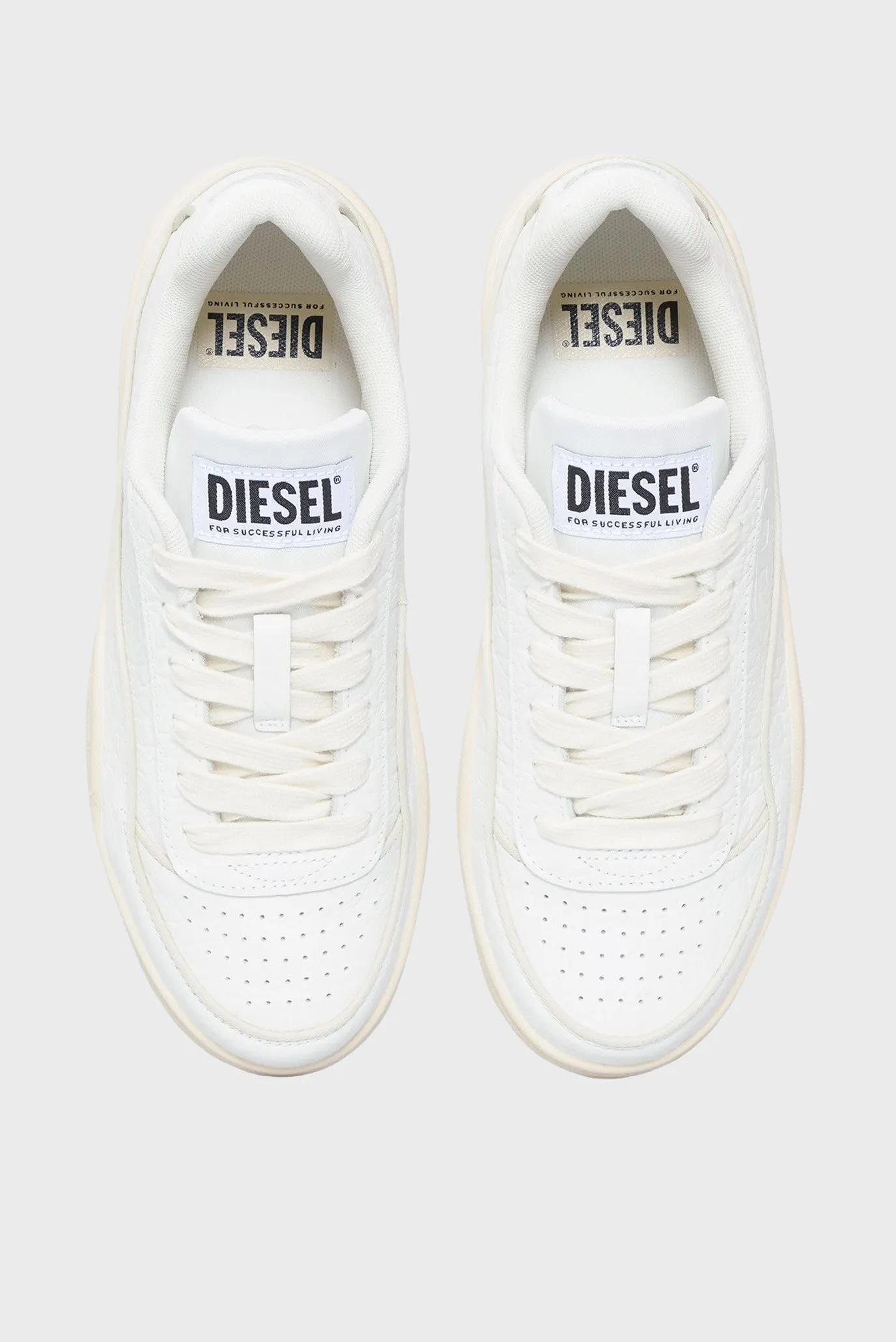 Жіночі білі шкіряні снікерси TRACKER-D 4