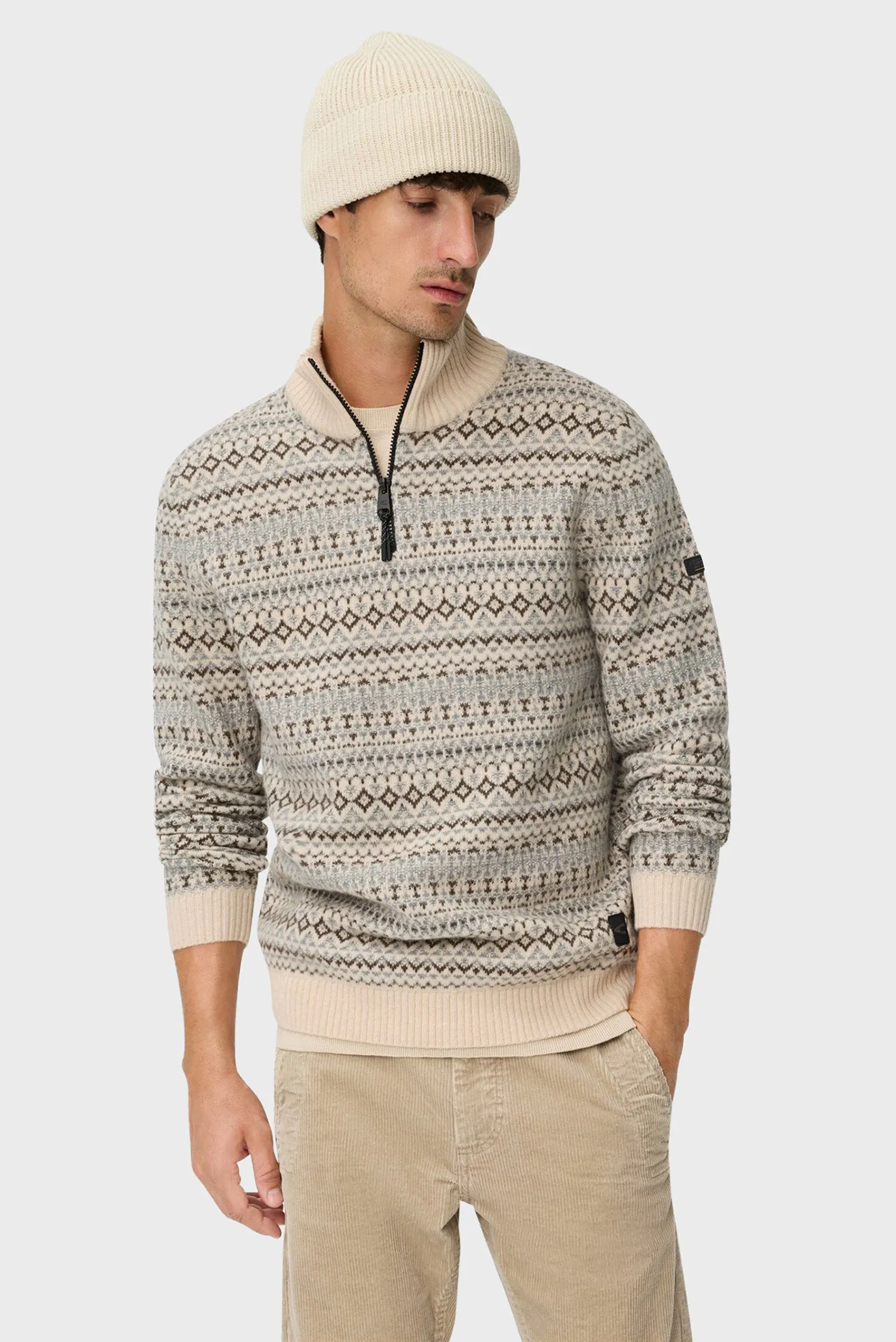 Мужская белая шерстяная кофта с узором 1