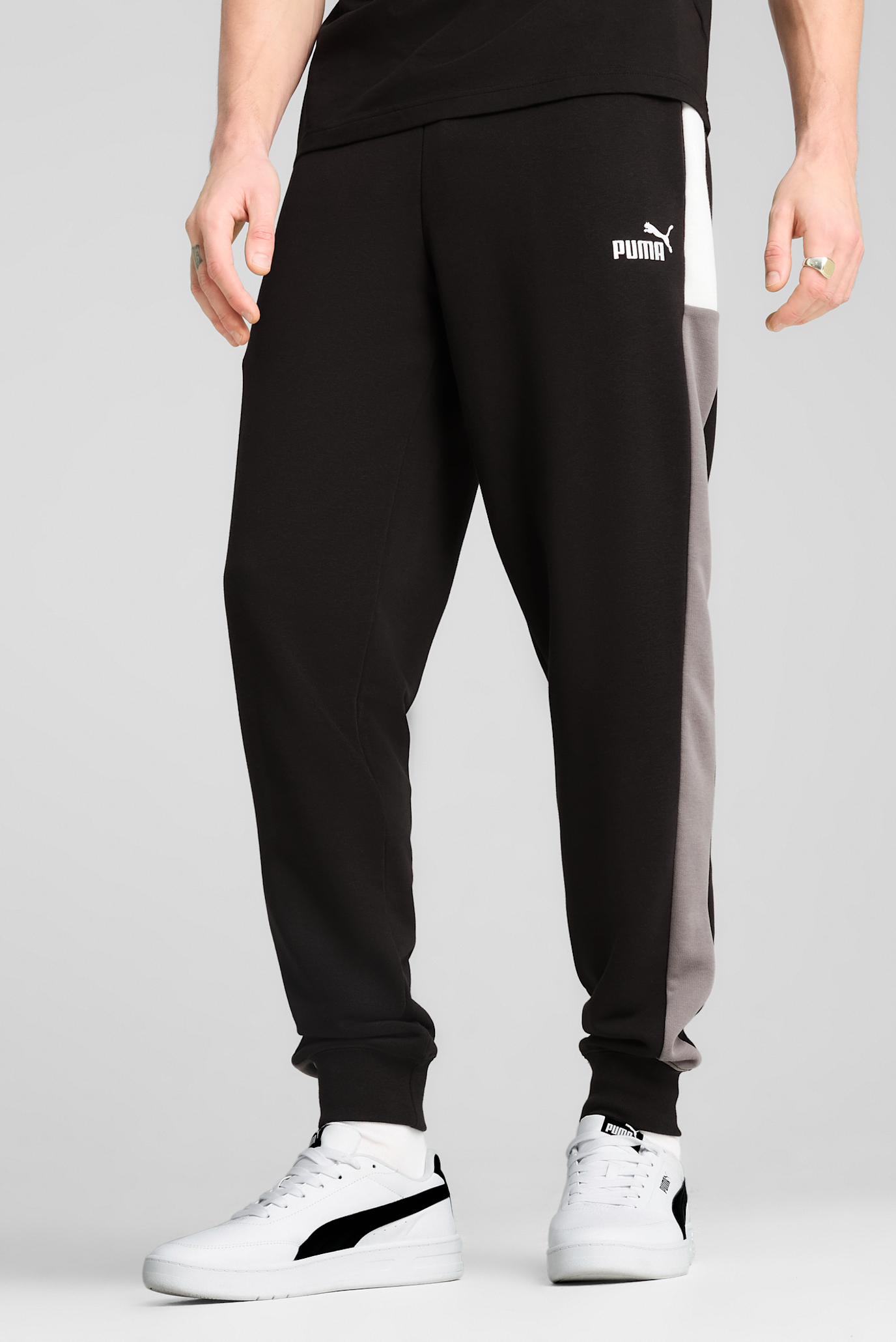 Мужские черные спортивные брюки Essentials Block Sweatpants Men 1