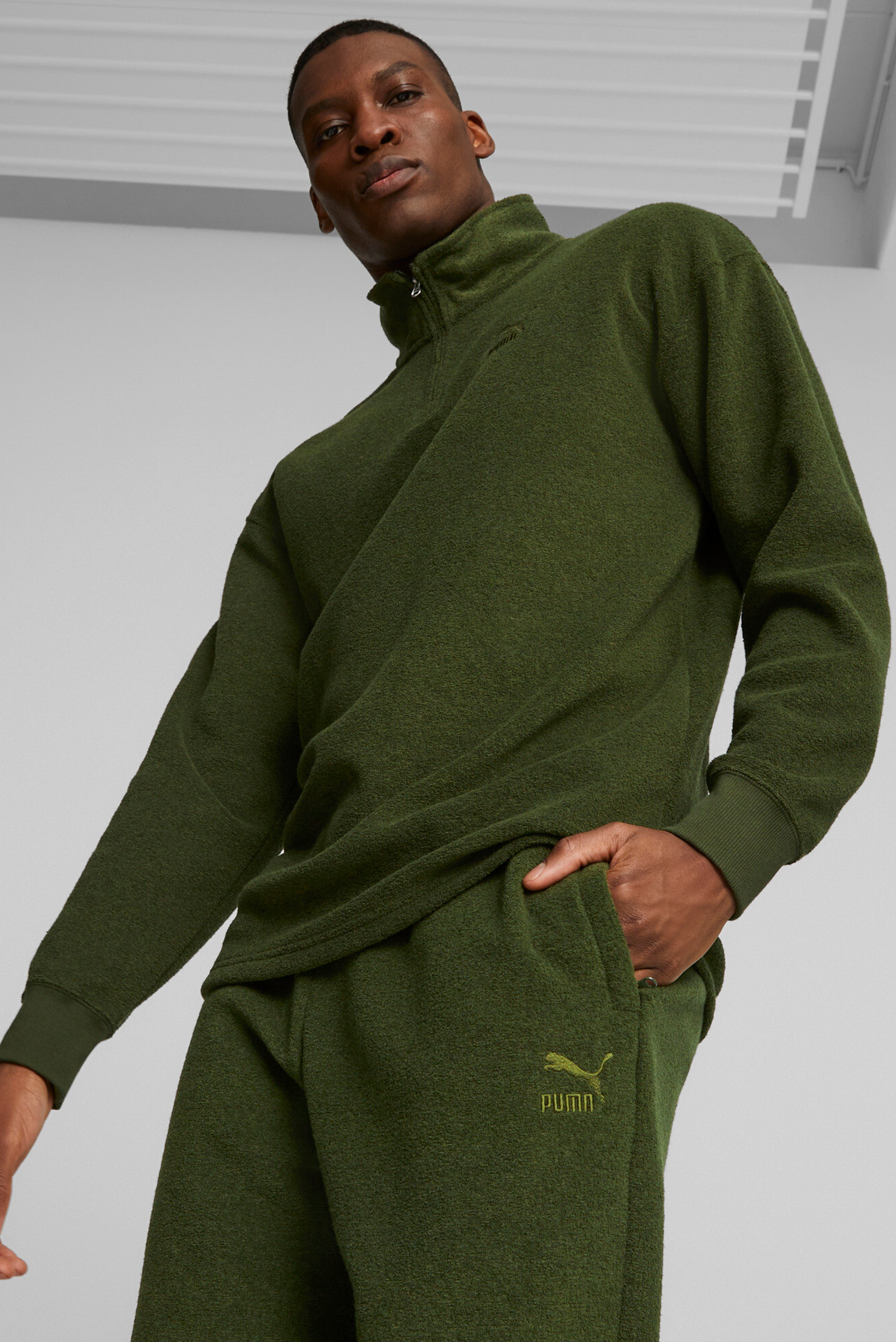 Мужская зеленая спортивная кофта 
 CLASSICS Men’s Fleece Quarter-Zip 1