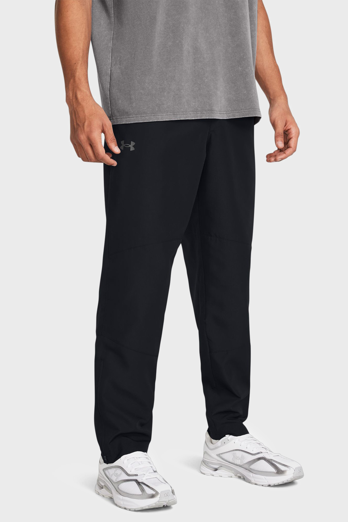 Мужские черные спортивные брюки UA Legacy Windbreaker Pant Черный S Under Armour 1382876-001 Мужские черные спортивные брюки UA Legacy Windbreaker Pant Черный S Under Armour 1382876-001
