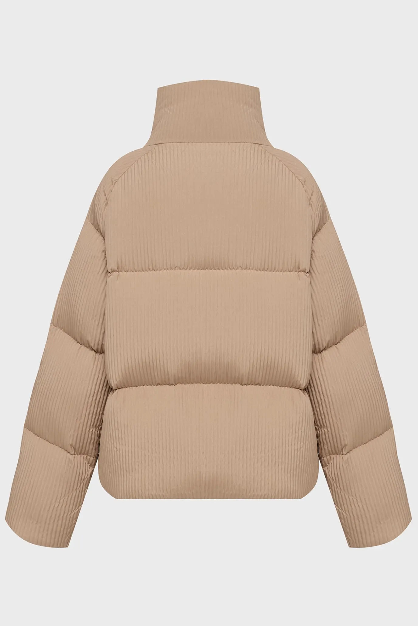 Жіночий бежевий пуховик 8