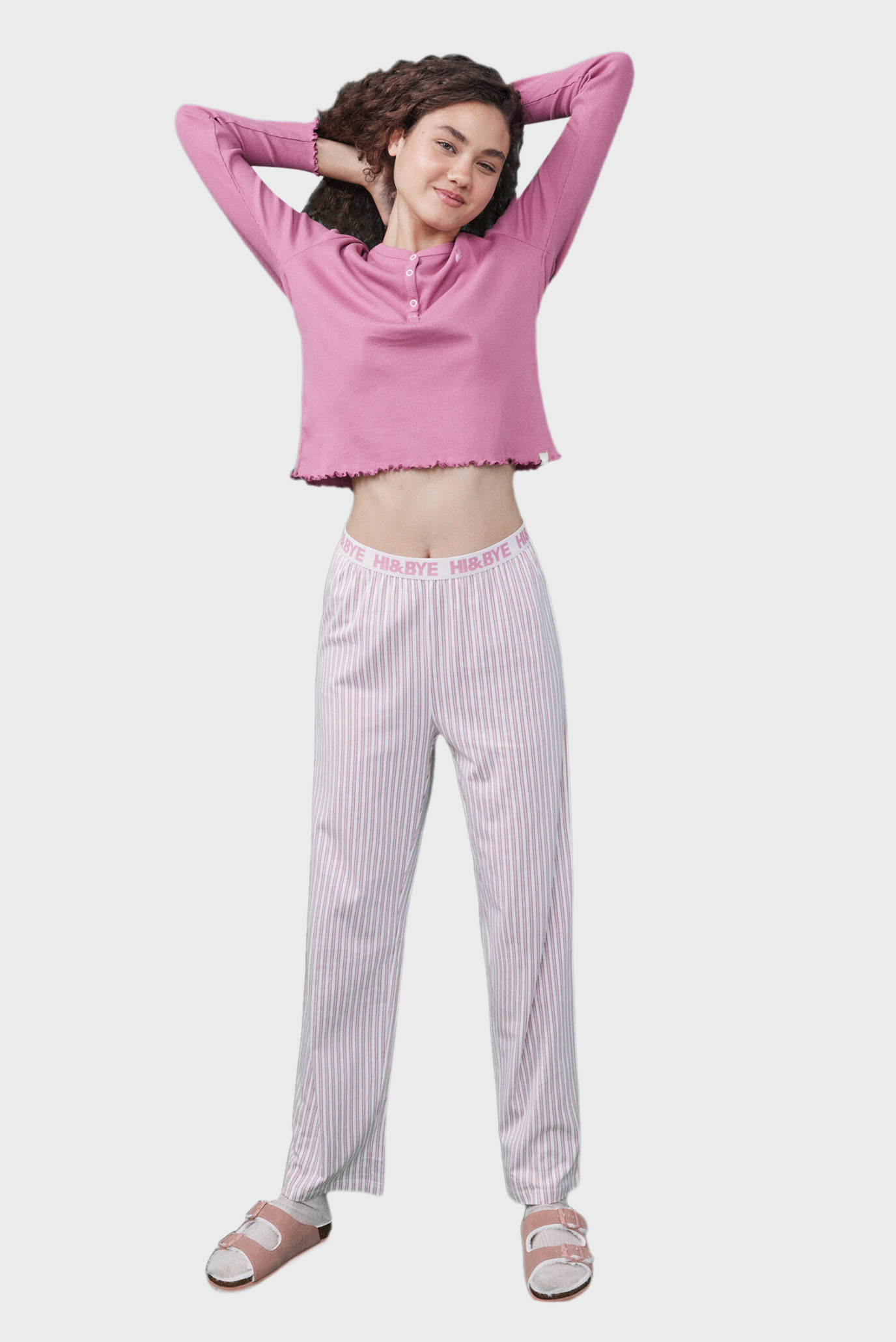 Женская пижама (топ, брюки) 1
