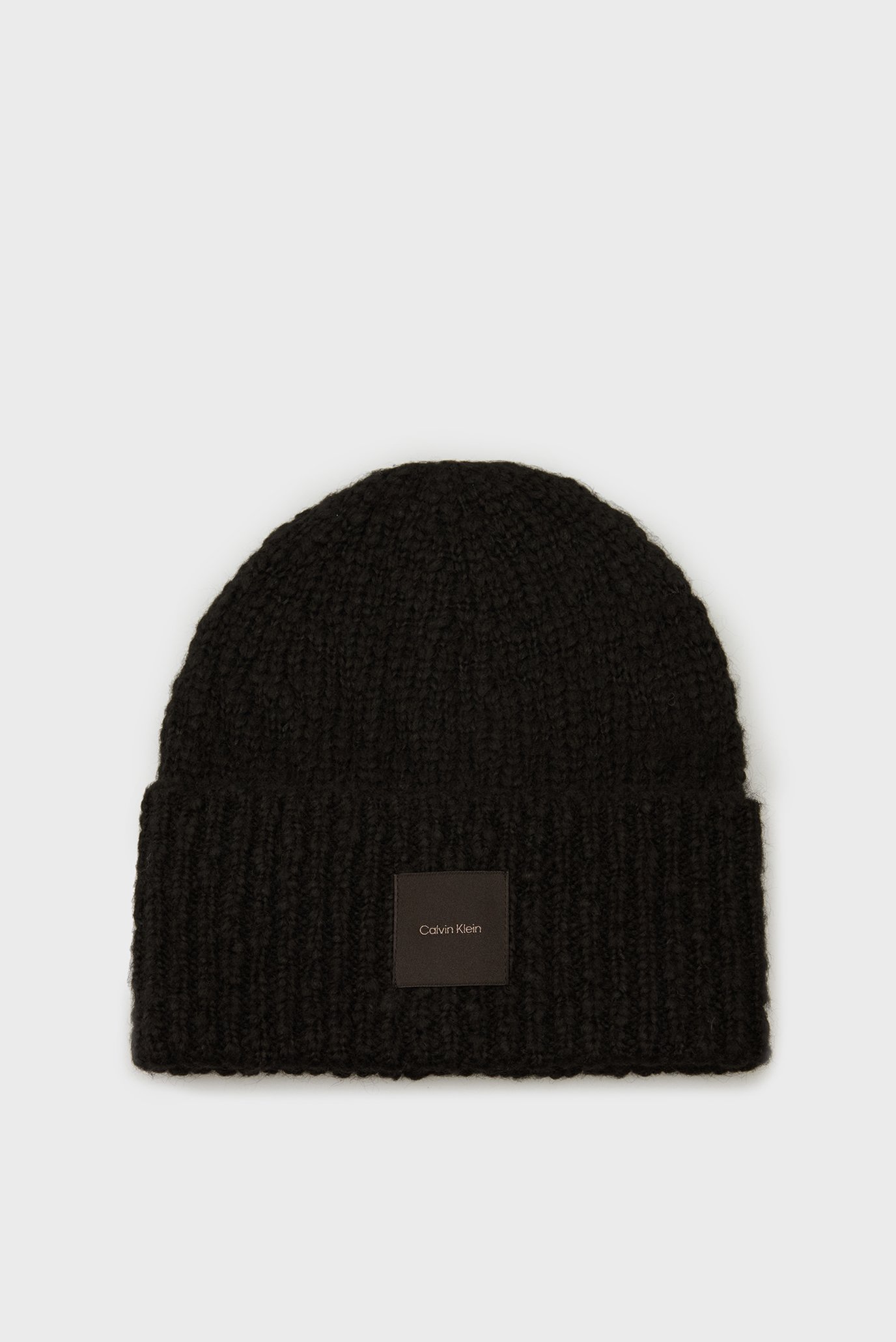 Женская черная шапка SOFT BOUCLE BEANIE 1