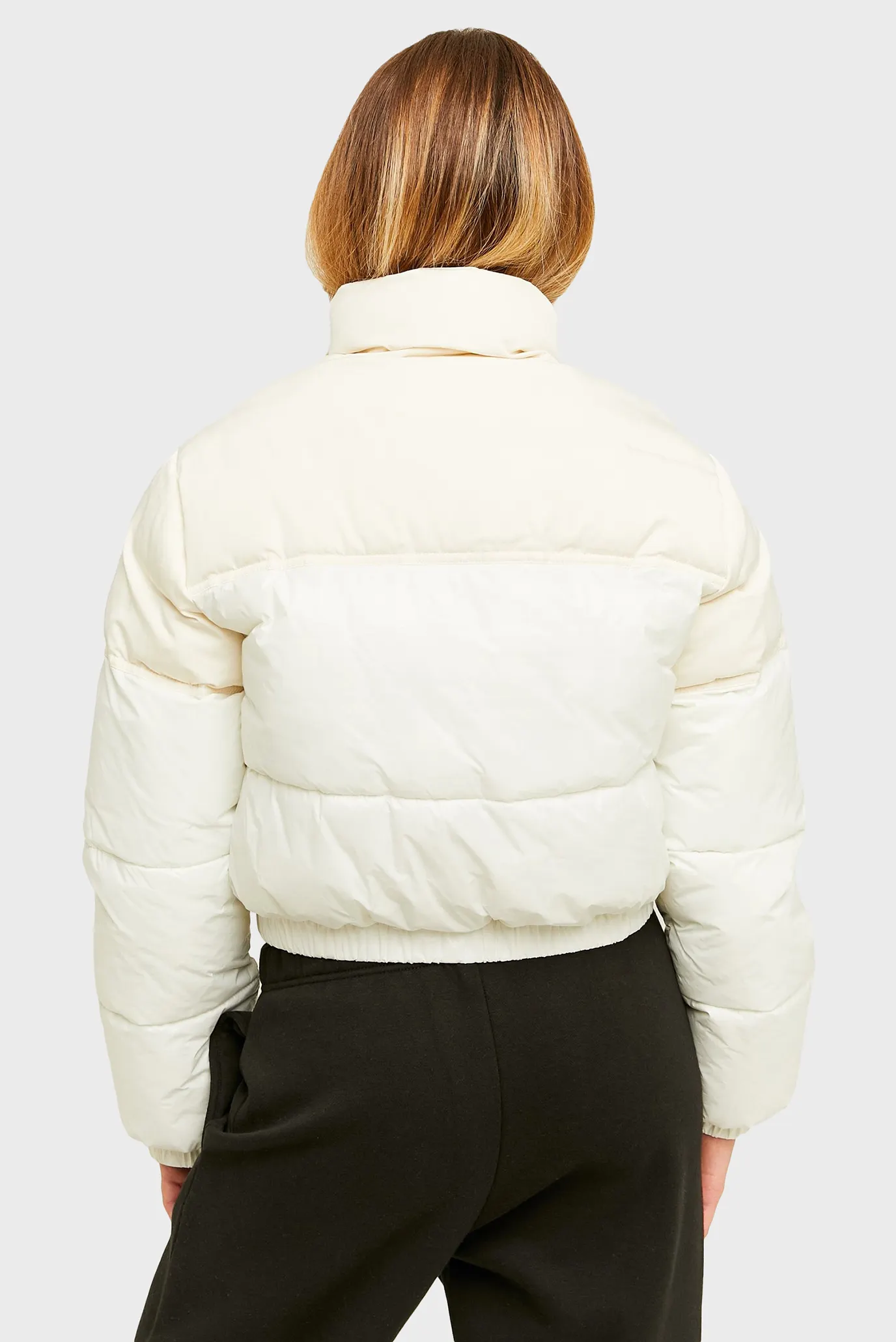 Жіноча біла куртка 2