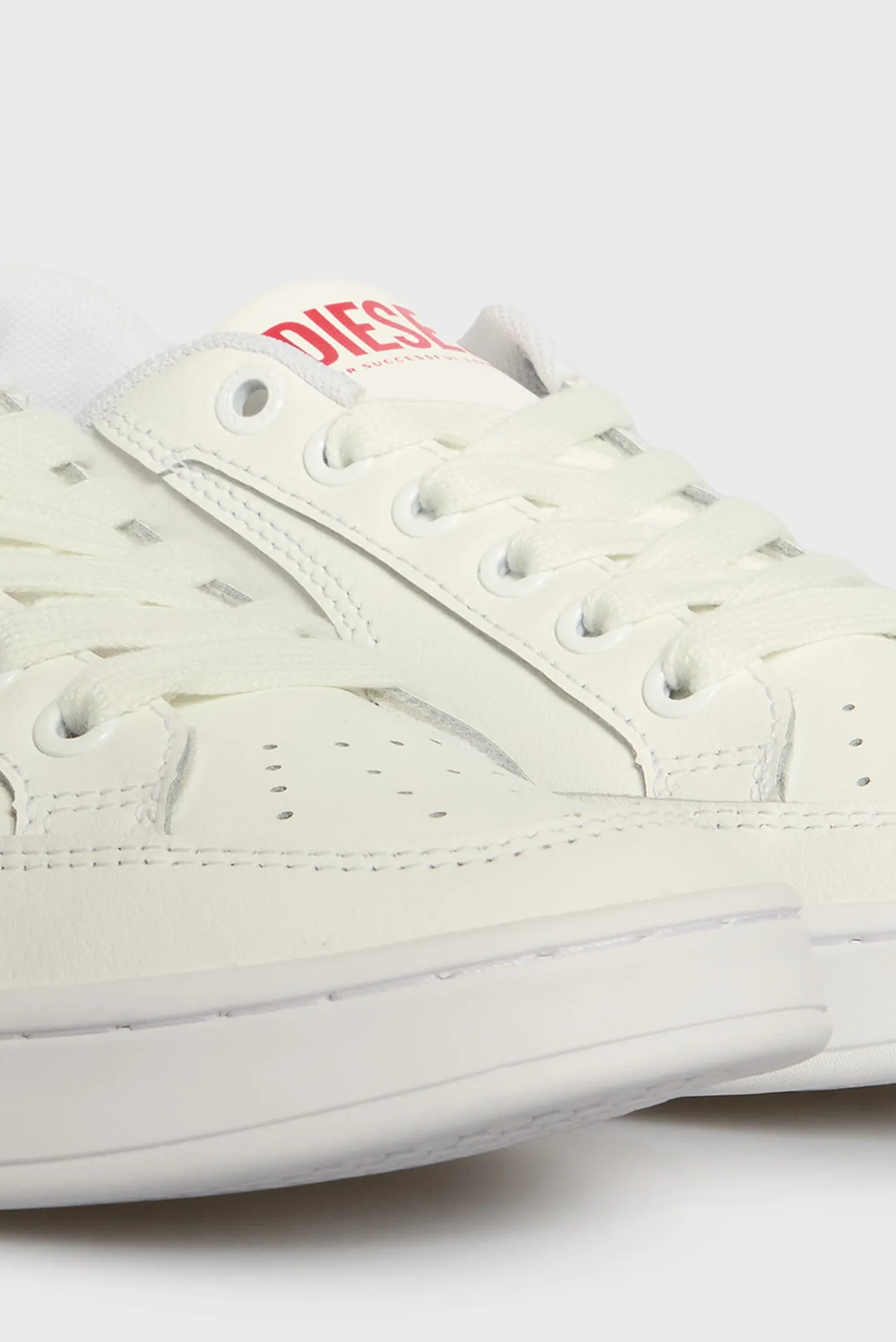 Жіночі білі шкіряні снікерси DAKOTA 2