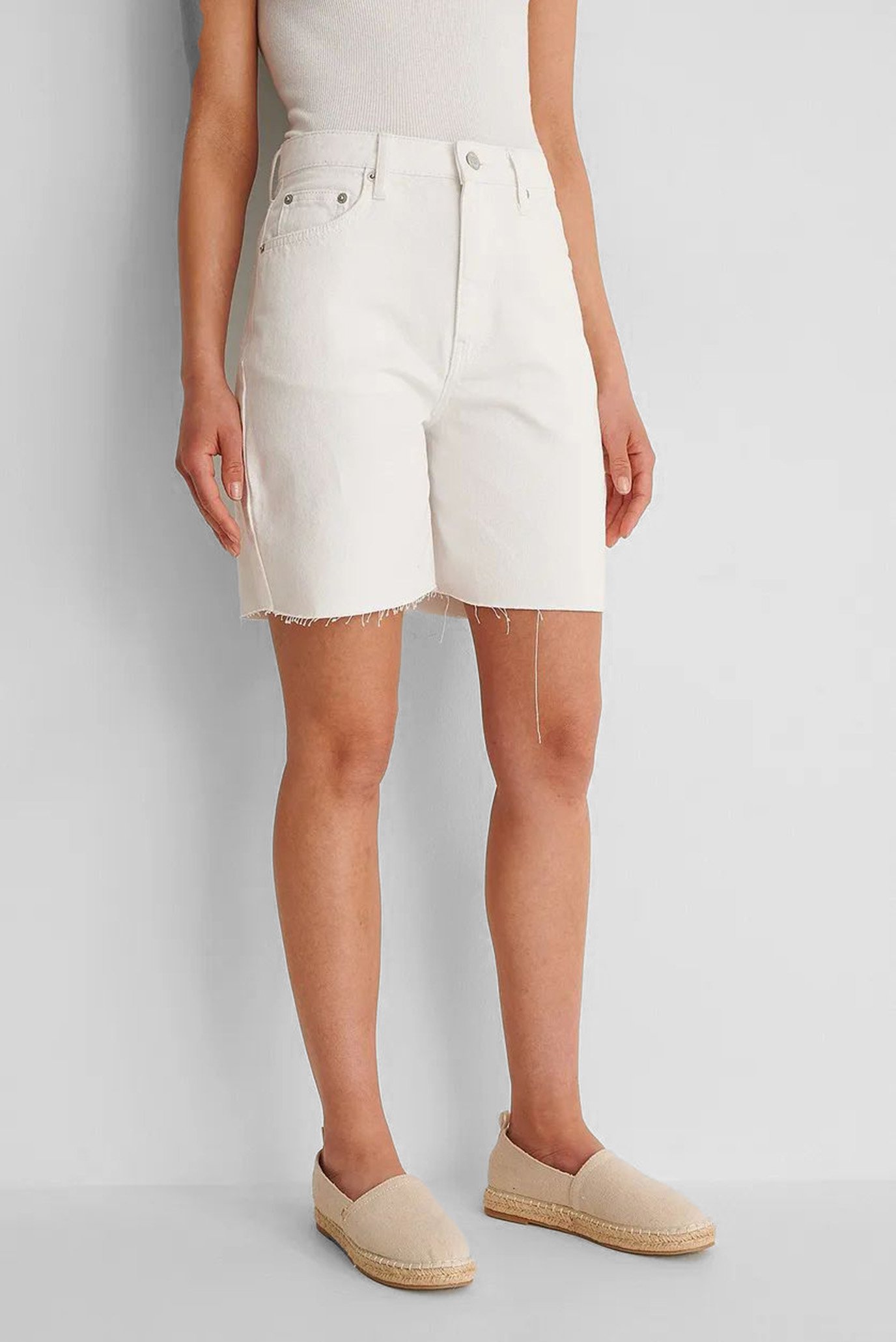 Жіночі білі джинсові шорти 1