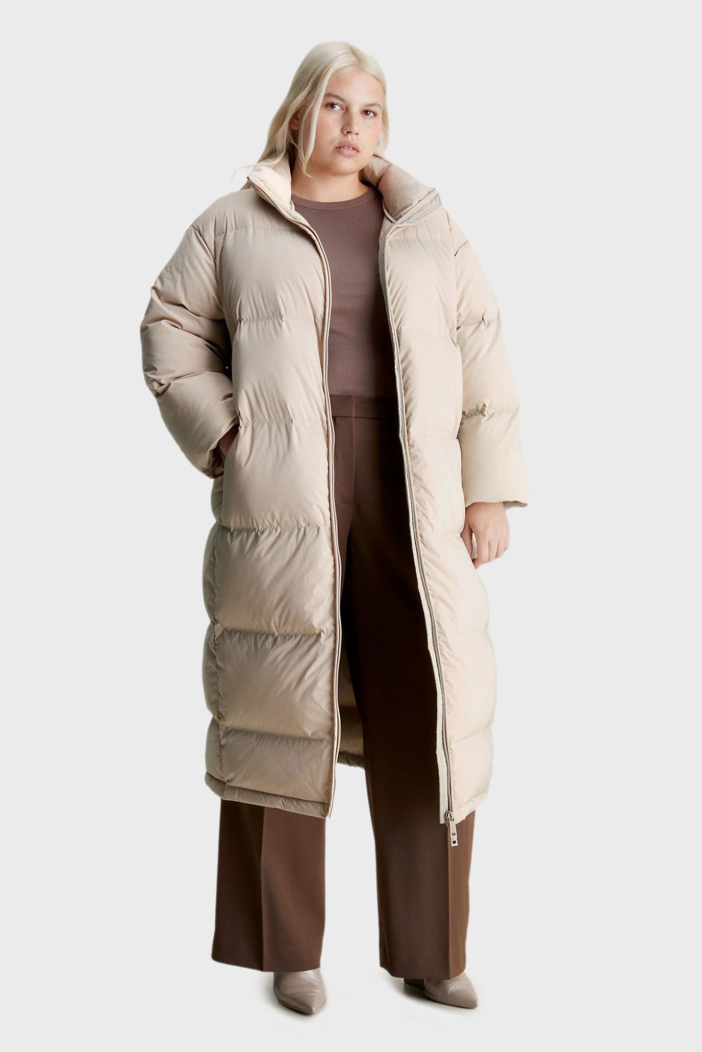 Женский бежевый пуховик SEAMLESS MAXI COAT 1