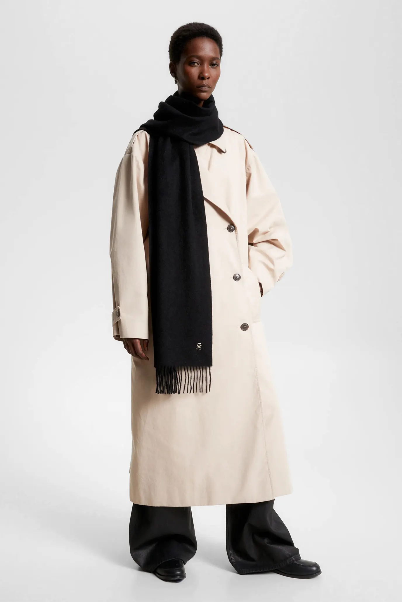 Женский черный кашемировый шарф CASHMERE CHIC WOVEN SCARF 2