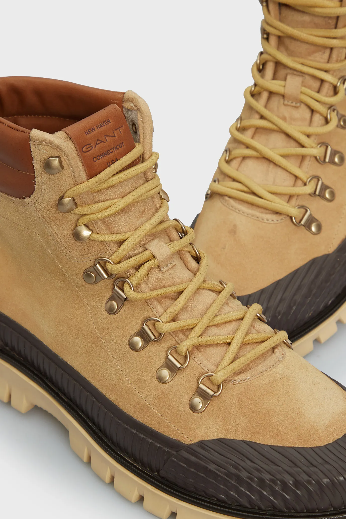 Чоловічі бежеві замшеві хайкери Nebrada 2