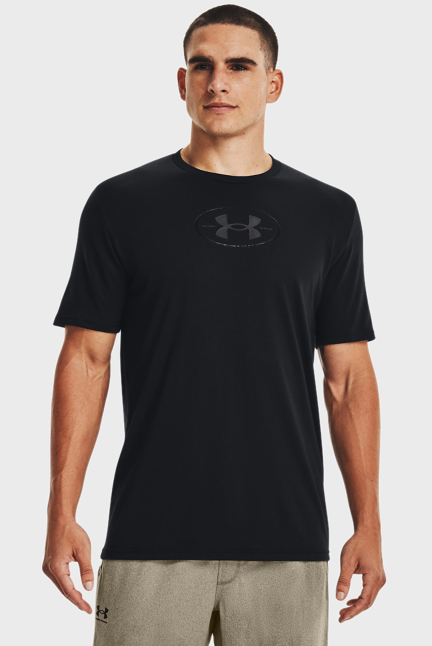 Мужская черная футболка UA ARMOUR REPEAT SS 1