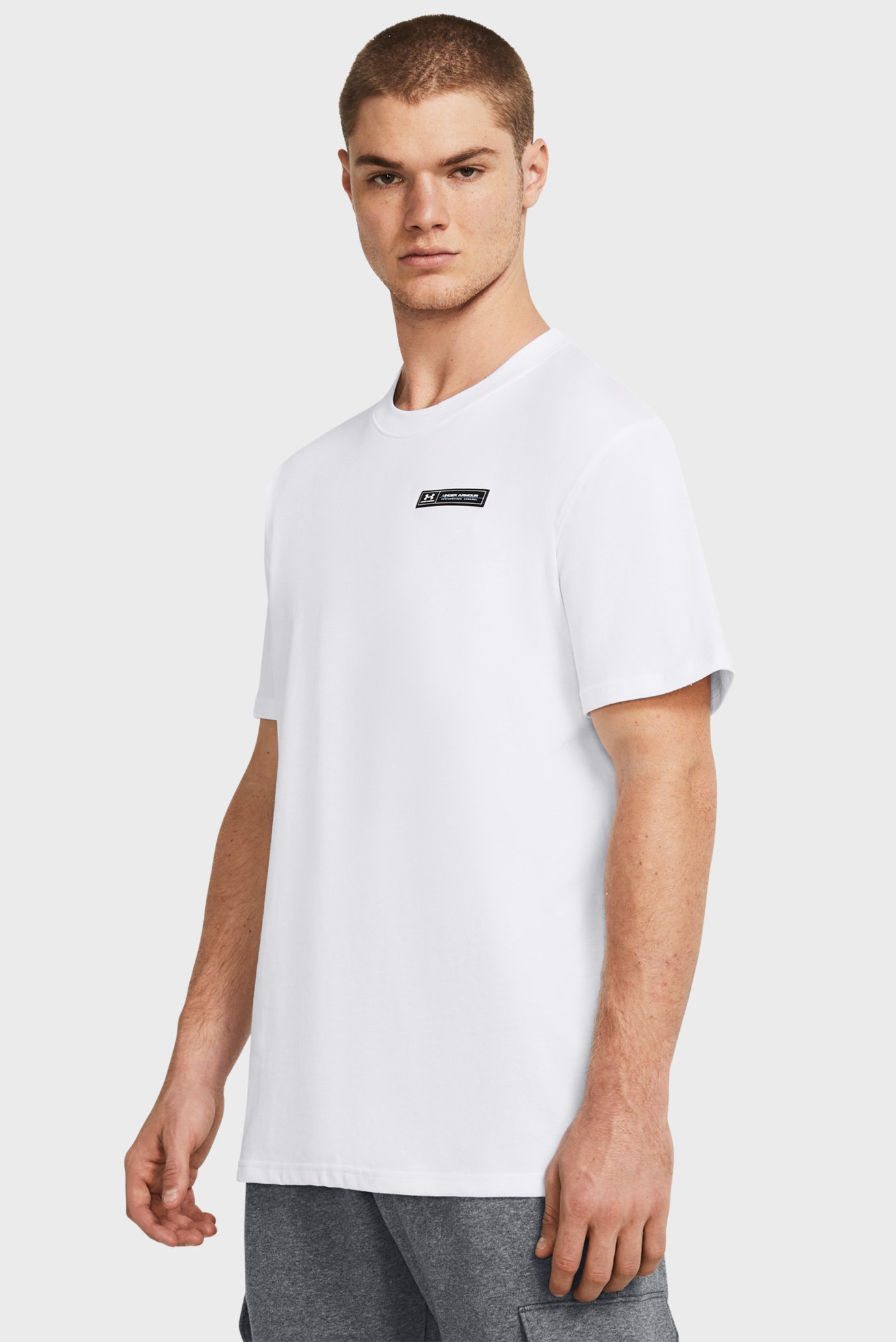Мужская белая футболка UA HW ARMOUR LABEL SS 1