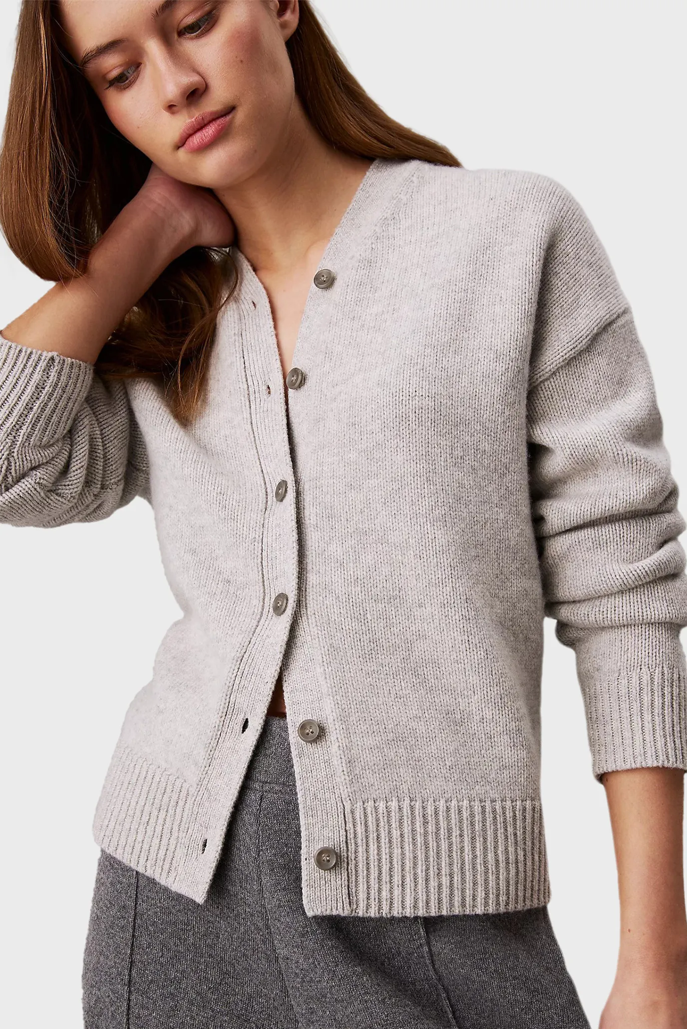 Женский серый шерстяной кардиган CASHMERE BLEND HIGH V-NECK 4