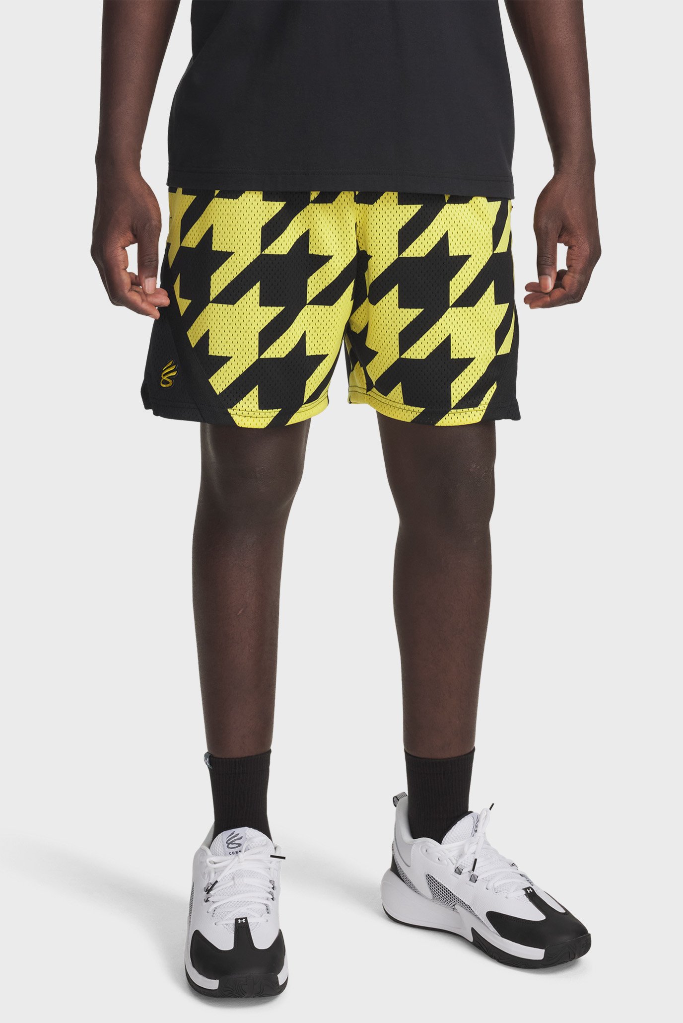 Мужские шорты с узором Curry Sig Short 3 Разноцветный M Under Armour 6007375-001 Мужские шорты с узором Curry Sig Short 3 Разноцветный M Under Armour 6007375-001