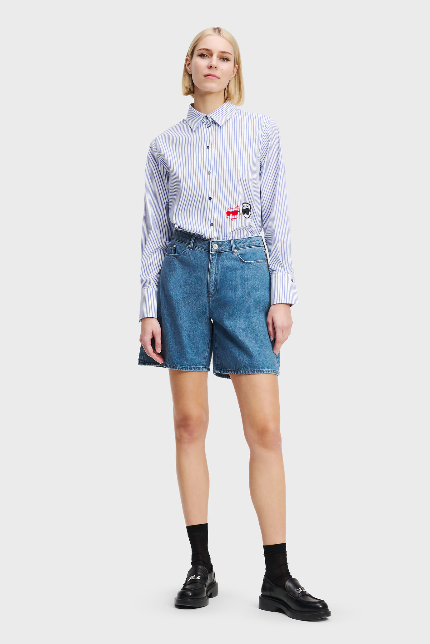 Женские синие джинсовые шорты IKON DUO DENIM SHORTS Синий 24 Karl Lagerfeld A2W10151 Женские синие джинсовые шорты IKON DUO DENIM SHORTS Синий 24 Karl Lagerfeld A2W10151