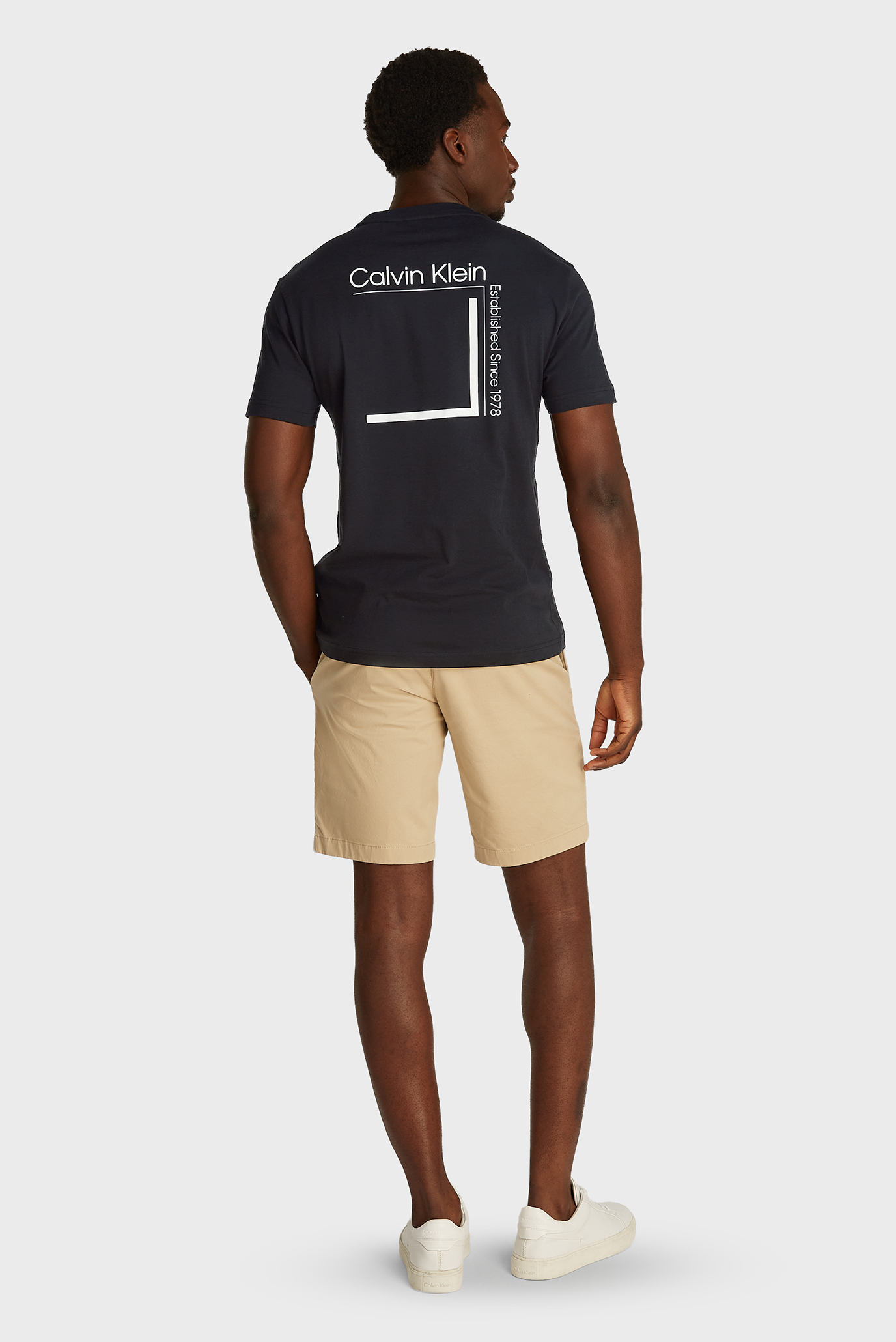 Мужская черная футболка CP-LINEAR BOX LOGO Черный L Calvin Klein K10K114152 Мужская черная футболка CP-LINEAR BOX LOGO Черный L Calvin Klein K10K114152