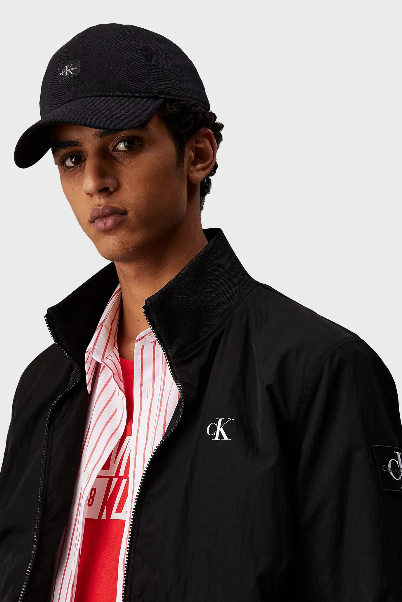 Чоловіча чорна кепка 6 PANEL SM MONOLOGO 2