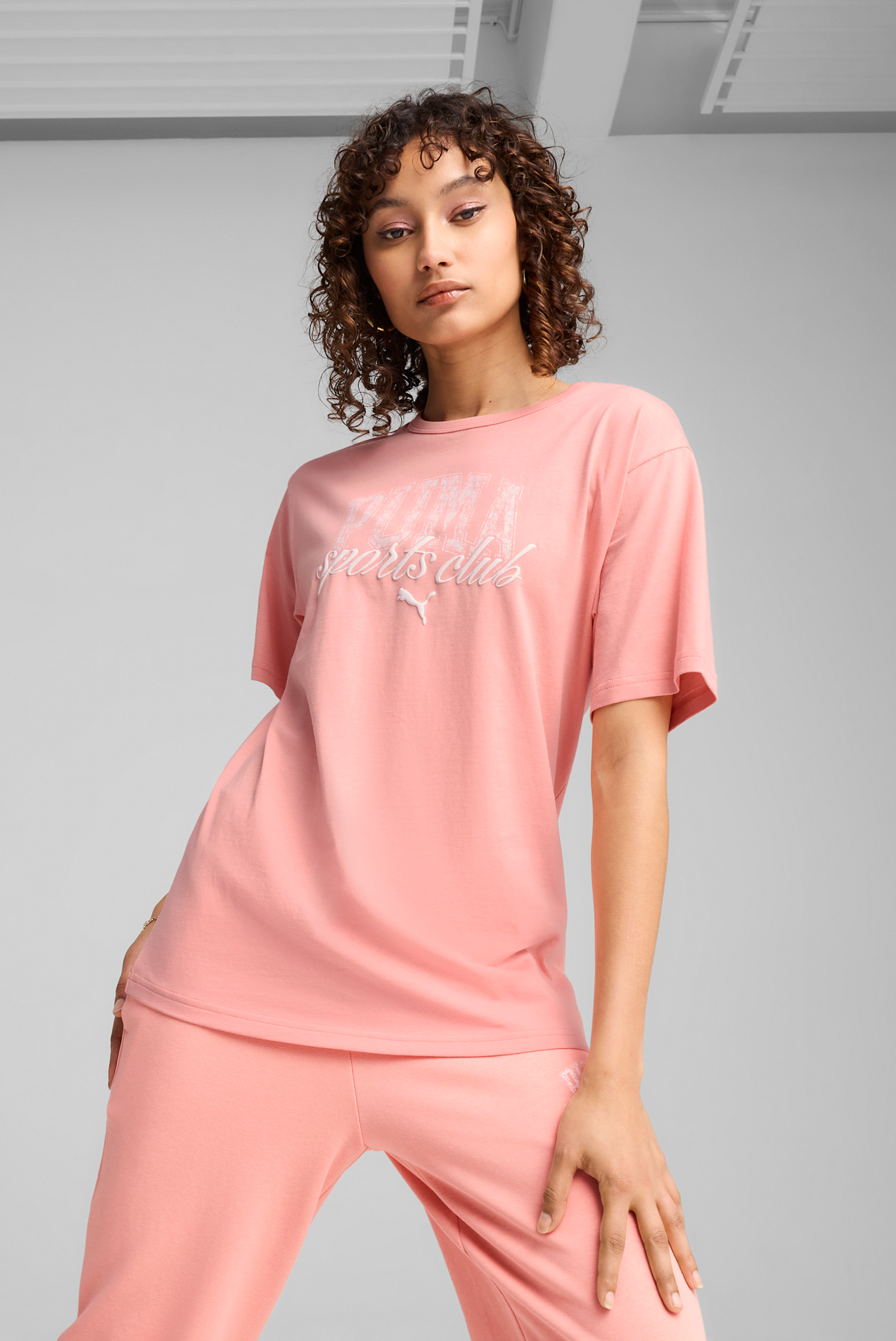 Женская розовая футболка PUMA CLASS Relaxed Tee Women 1