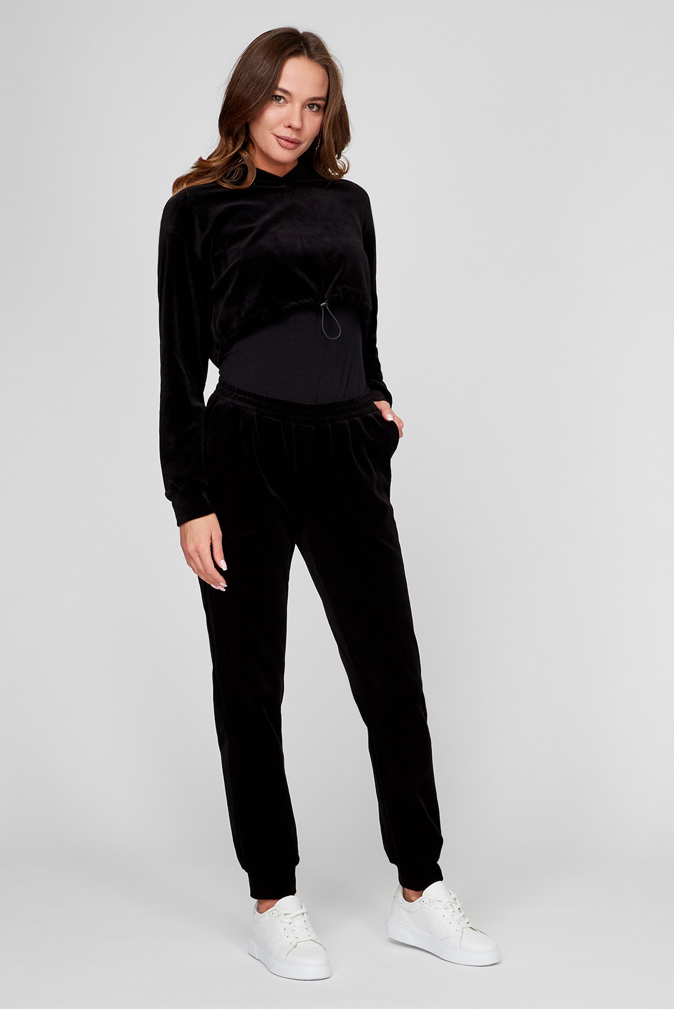 Жіночий чорний велюровий костюм (худі, майка, брюки) 1