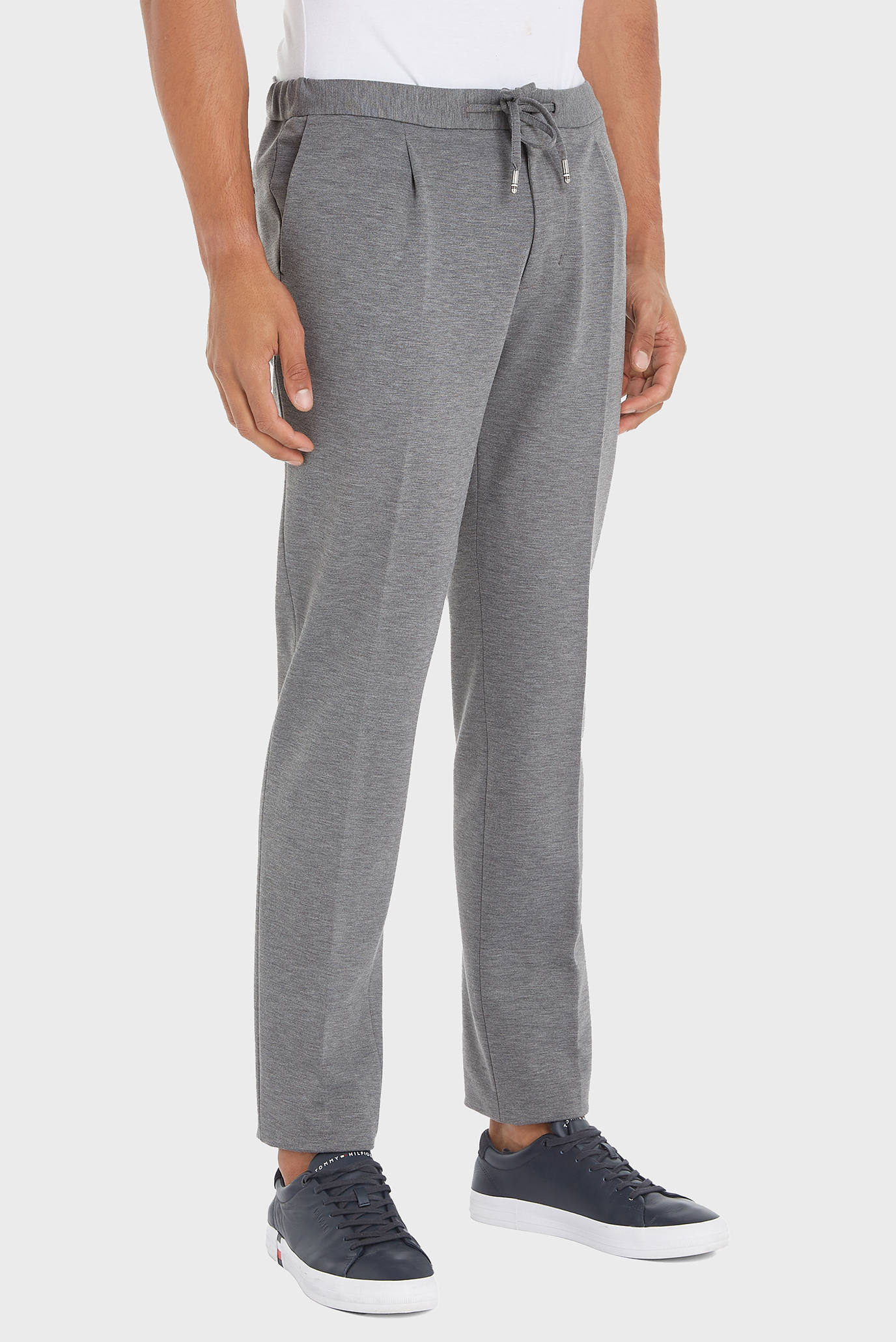 Мужские серые брюки COTTON STRETCH PLEATED Серый 35-32 Tommy Hilfiger MW0MW35741 Мужские серые брюки COTTON STRETCH PLEATED Серый 35-32 Tommy Hilfiger MW0MW35741