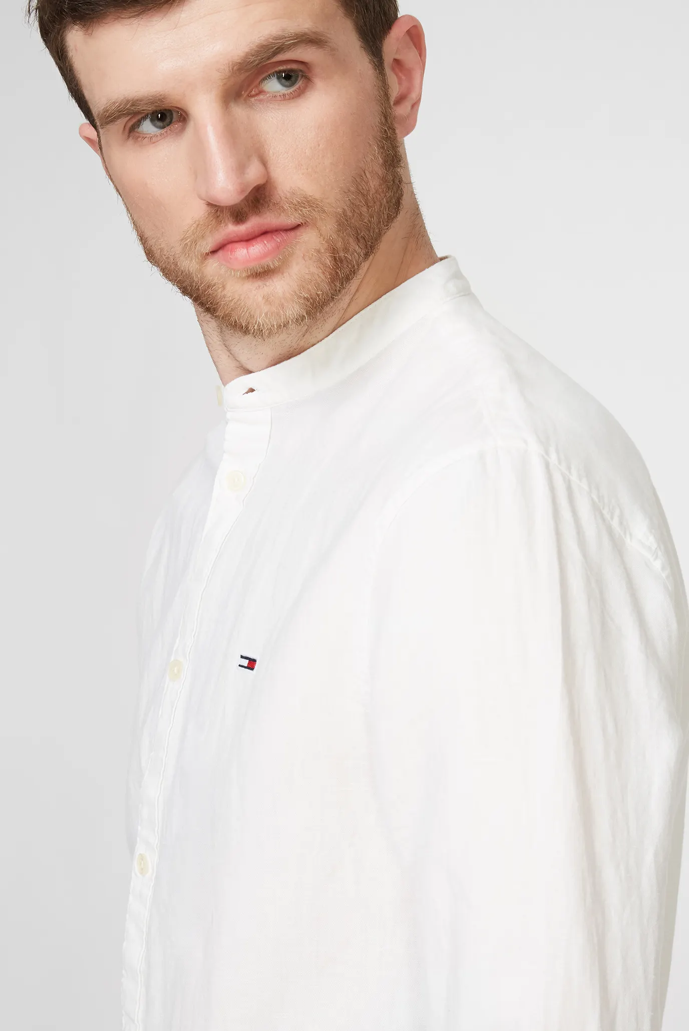 Чоловіча біла сорочка TJM MAO LINEN BLEND SHIRT Tommy Jeans DM0DM10617 —  MD-Fashion