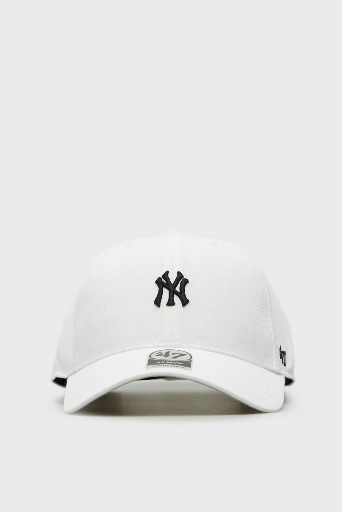 Біла кепка 3