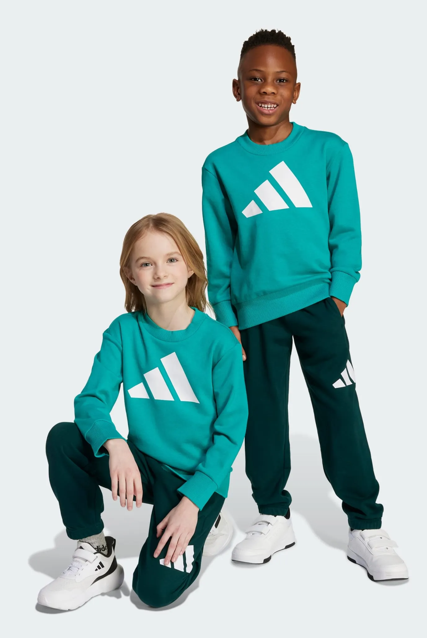 Детский спортивный костюм (свитшот, брюки) Essentials Kids 1