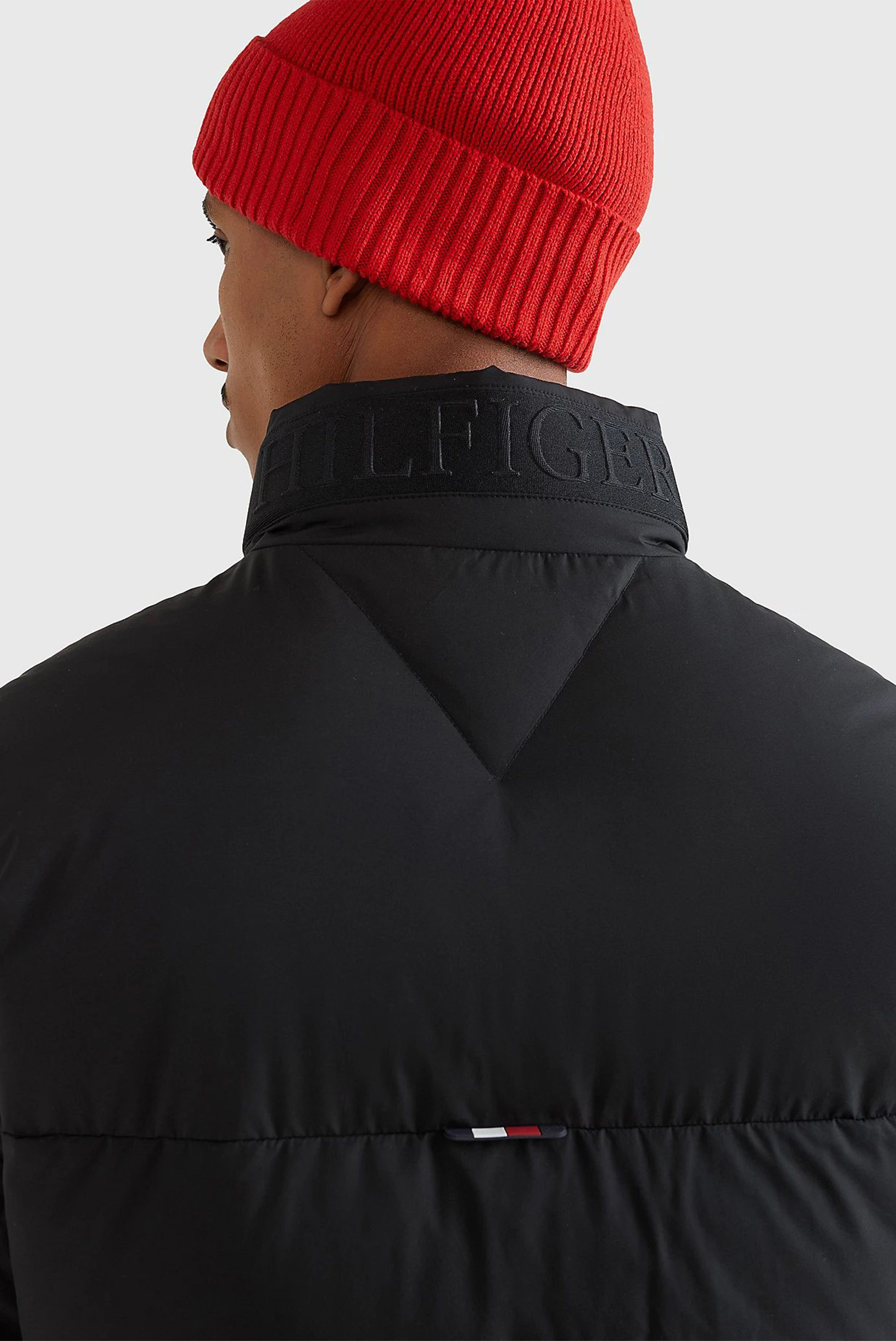 Мужской черный пуховик Tommy Hilfiger MW0MW27682 — MD-Fashion
