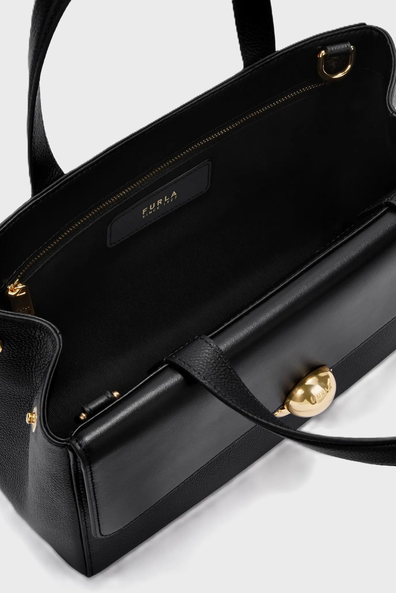 Женская черная кожаная сумка 4