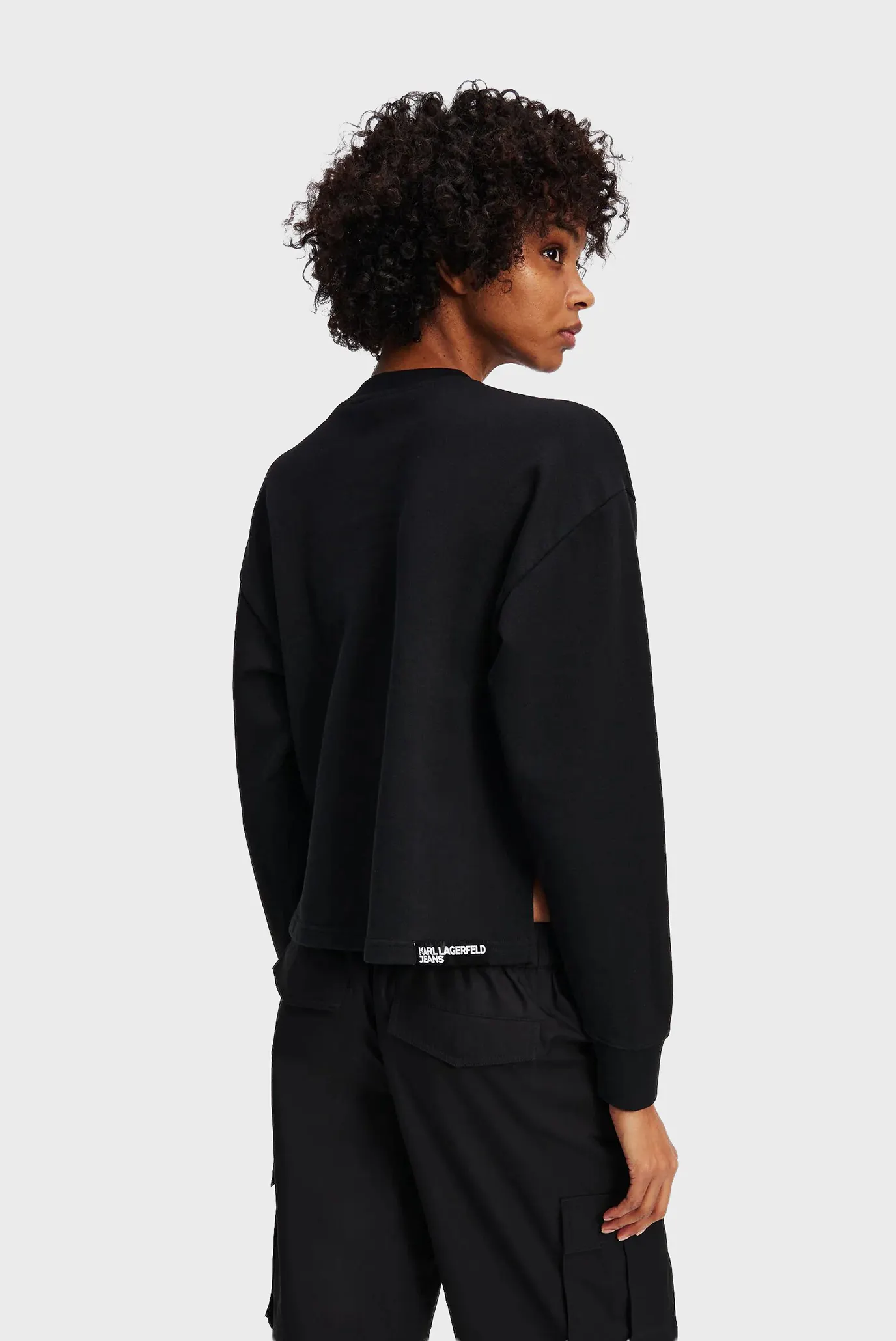 Жіночий чорний світшот regular crochet 3