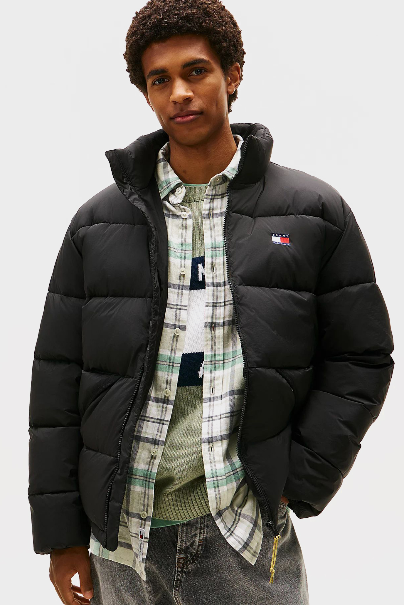 Мужская черная куртка TJM VAIL PUFFER Черный M Tommy Jeans DM0DM22040 Мужская черная куртка TJM VAIL PUFFER Черный M Tommy Jeans DM0DM22040