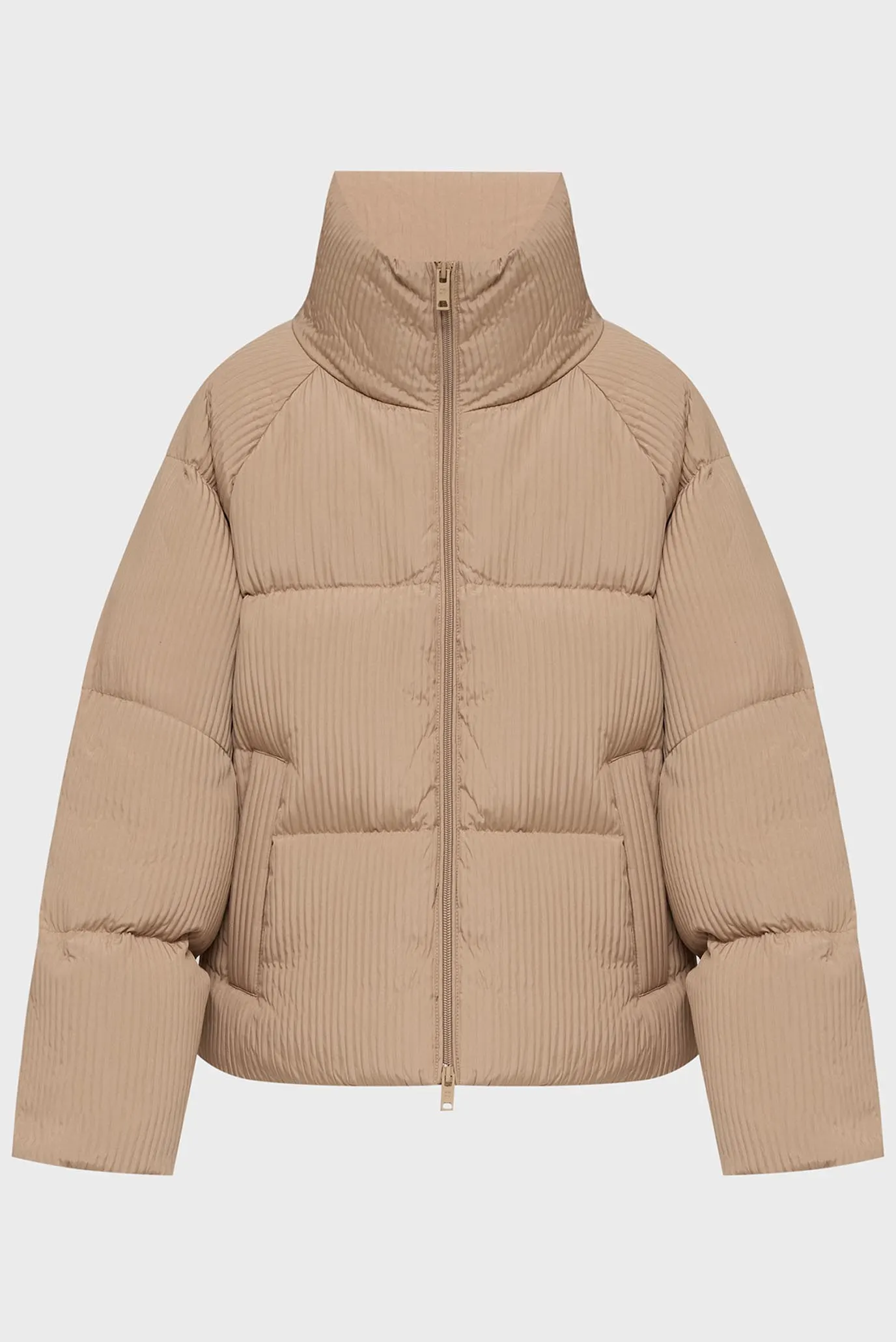 Жіночий бежевий пуховик 7