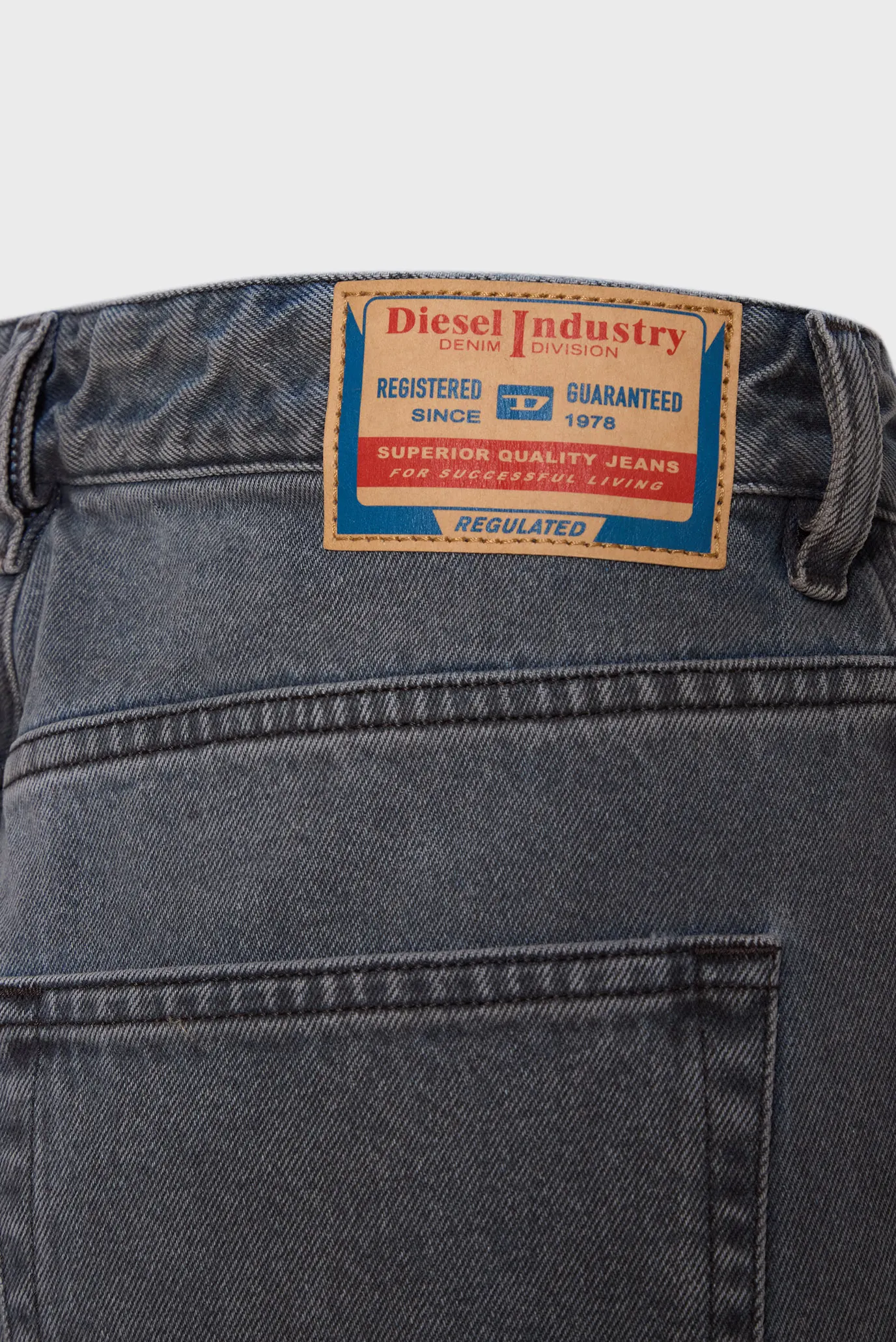 Женские серые джинсы 1996 3