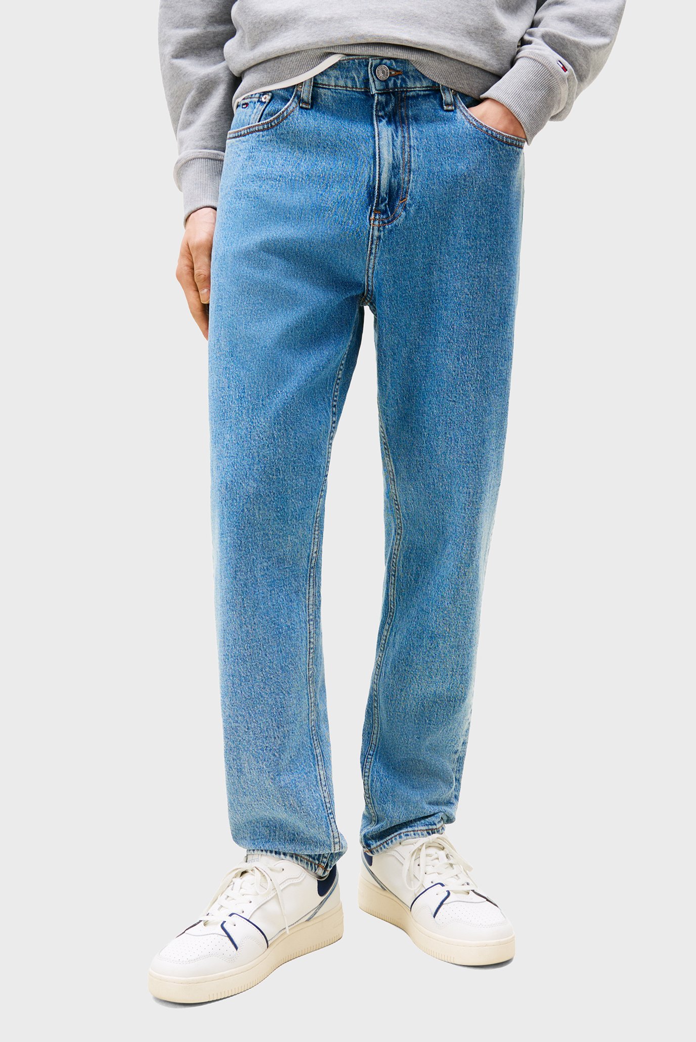 Мужские голубые джинсы ISAAC RLXD TPRD Голубой 33-32 Tommy Jeans DM0DM20545 Мужские голубые джинсы ISAAC RLXD TPRD Голубой 33-32 Tommy Jeans DM0DM20545