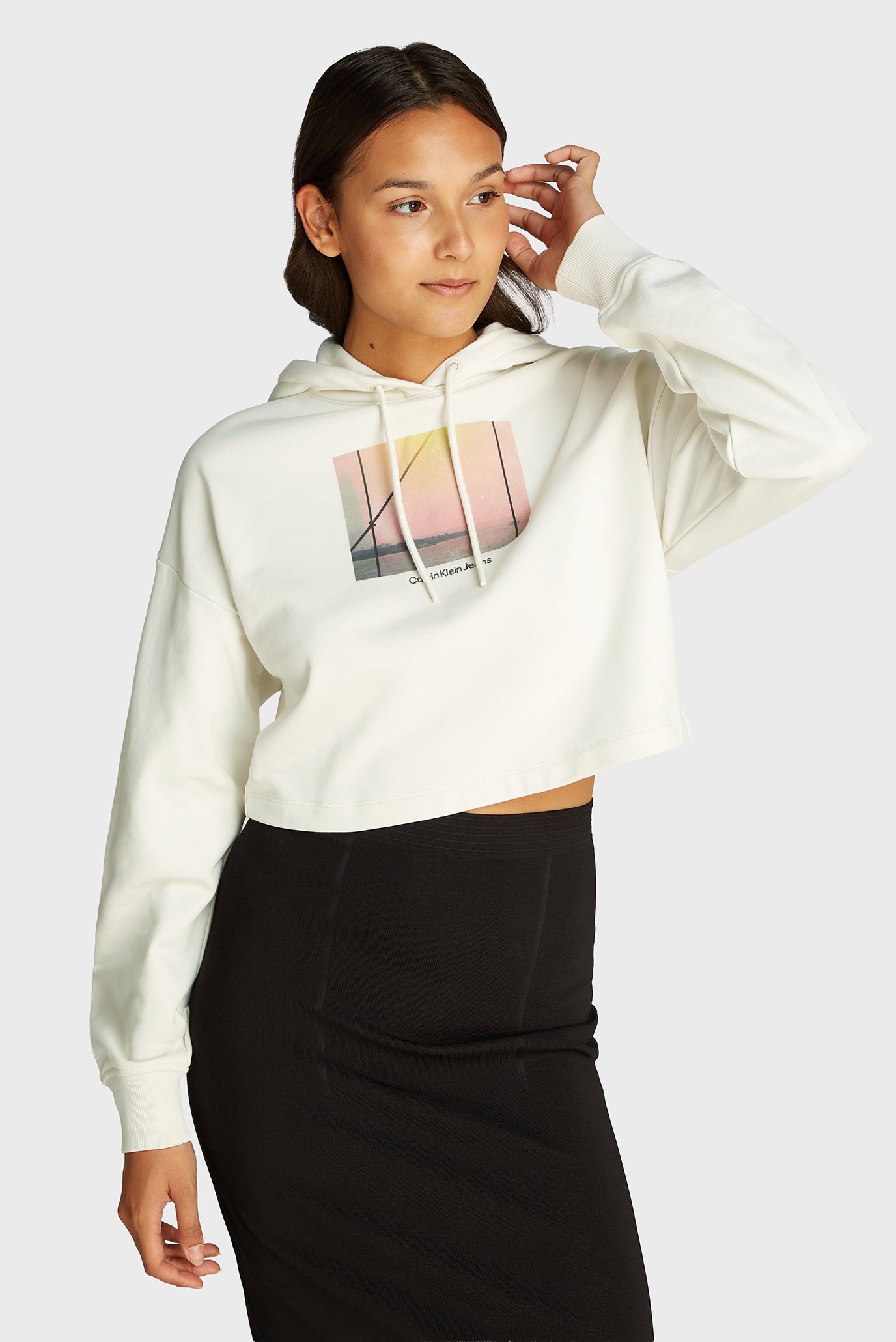 Женское белое худи PHOTO GRAPHIC Белый S Calvin Klein Jeans J20J224168 Женское белое худи PHOTO GRAPHIC Белый S Calvin Klein Jeans J20J224168