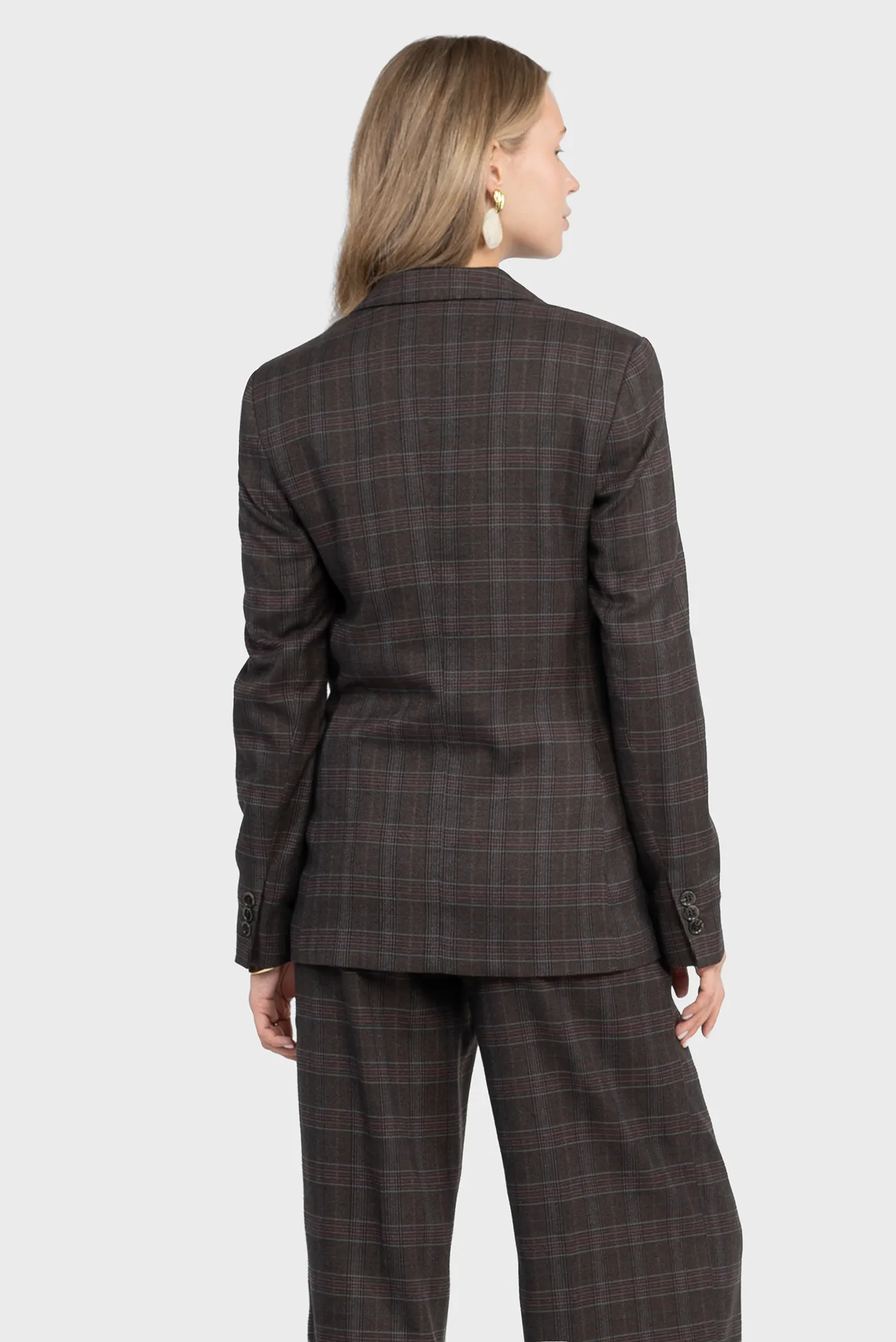 Жіночий темно-коричневий картатий жакет 4