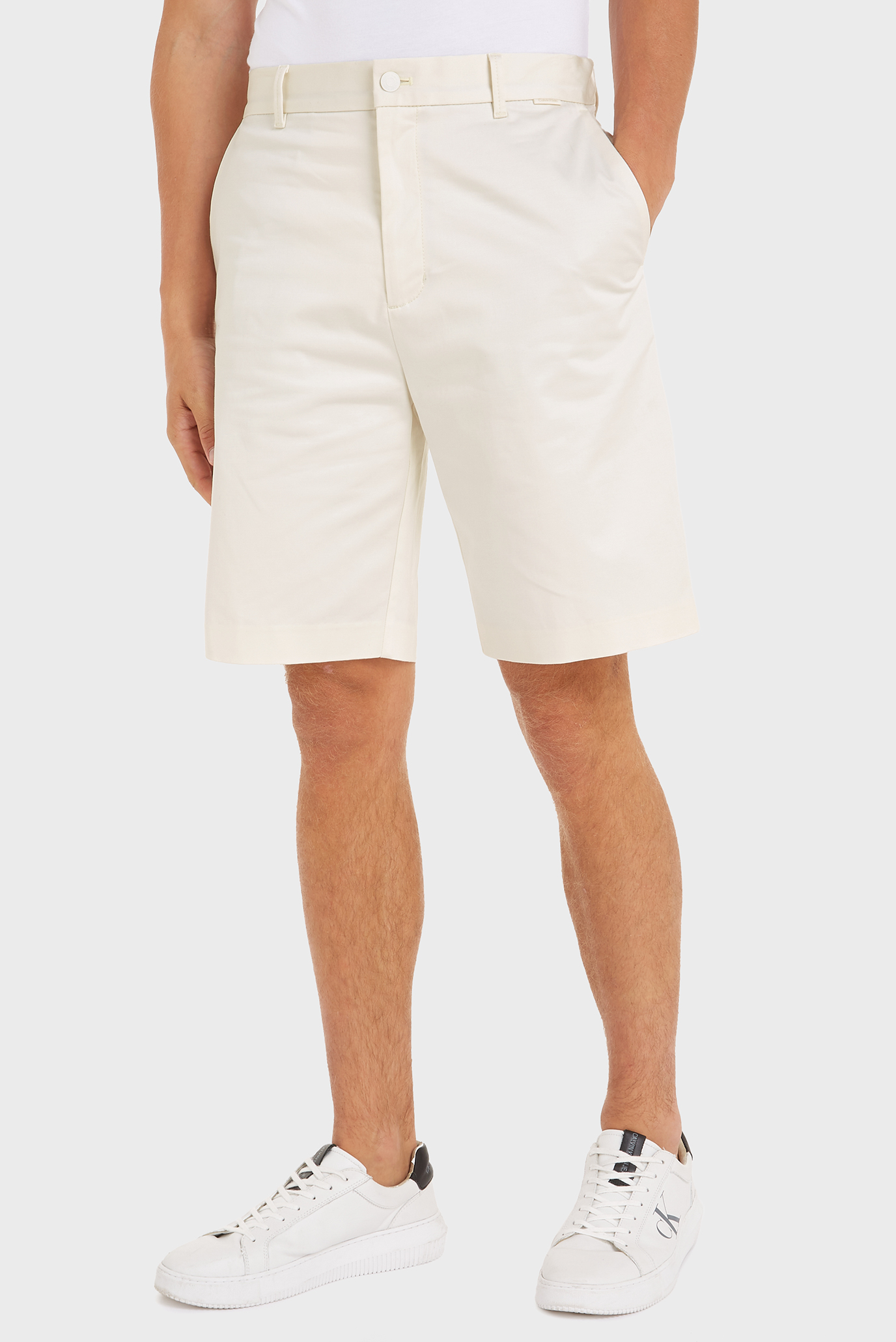 Мужские белые шорты SATEEN STRETCH REGULAR STRAIGHT Белый XL Calvin Klein K10K112831 Мужские белые шорты SATEEN STRETCH REGULAR STRAIGHT Белый XL Calvin Klein K10K112831