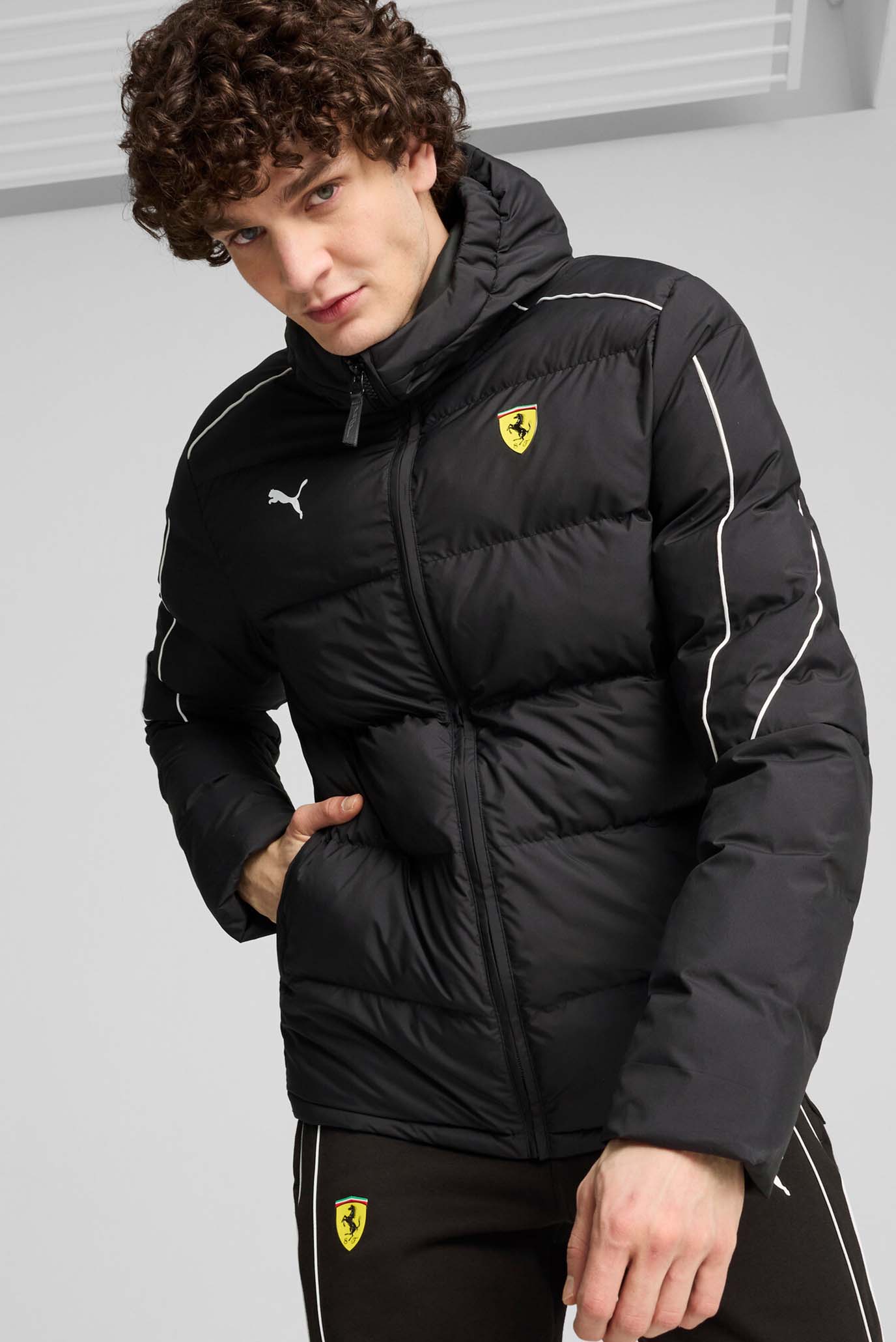 Чоловіча чорна куртка Scuderia Ferrari Race MT7+ Ecolite Jacket Men 1