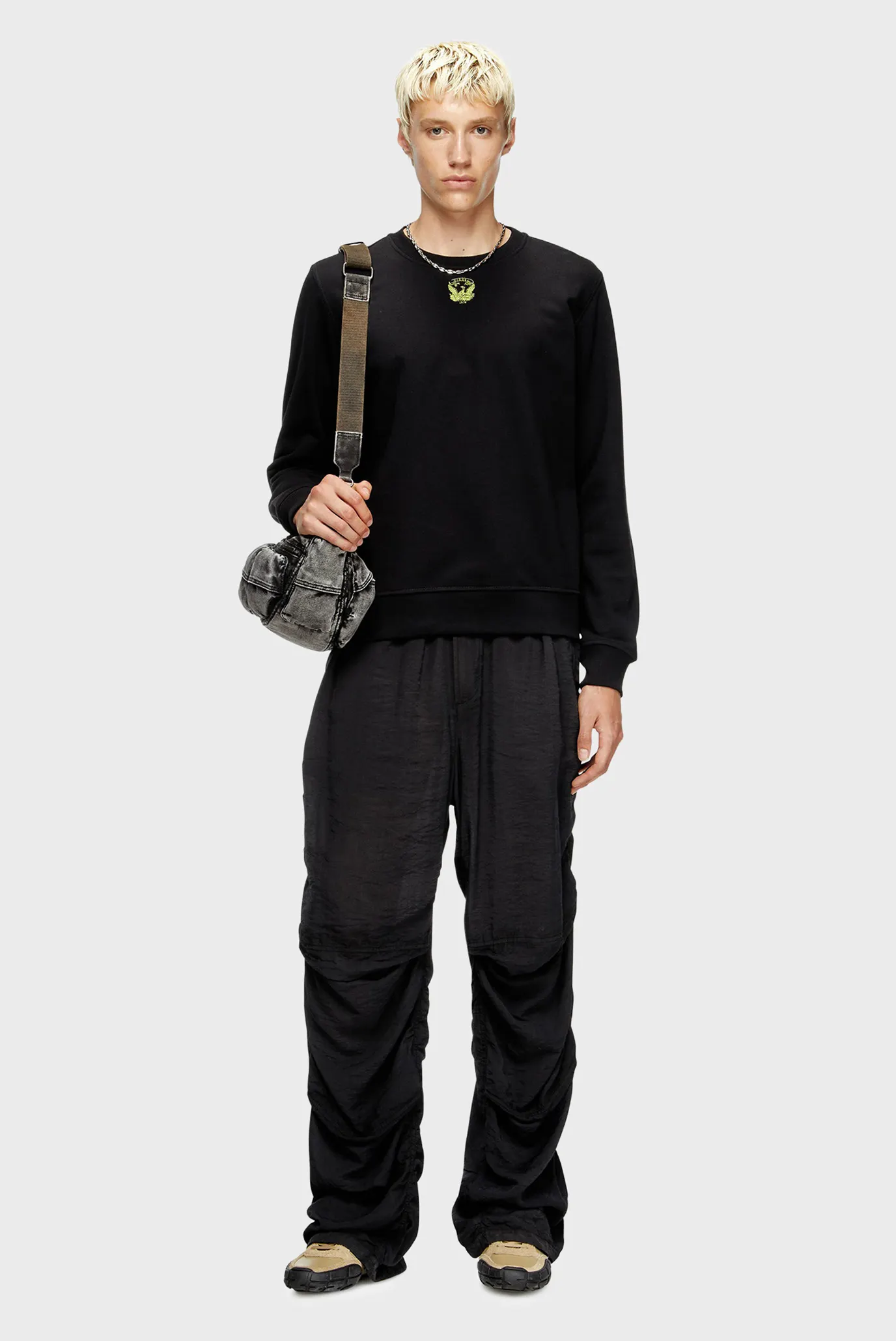 Чоловічий чорний світшот S-GINN-T1 2