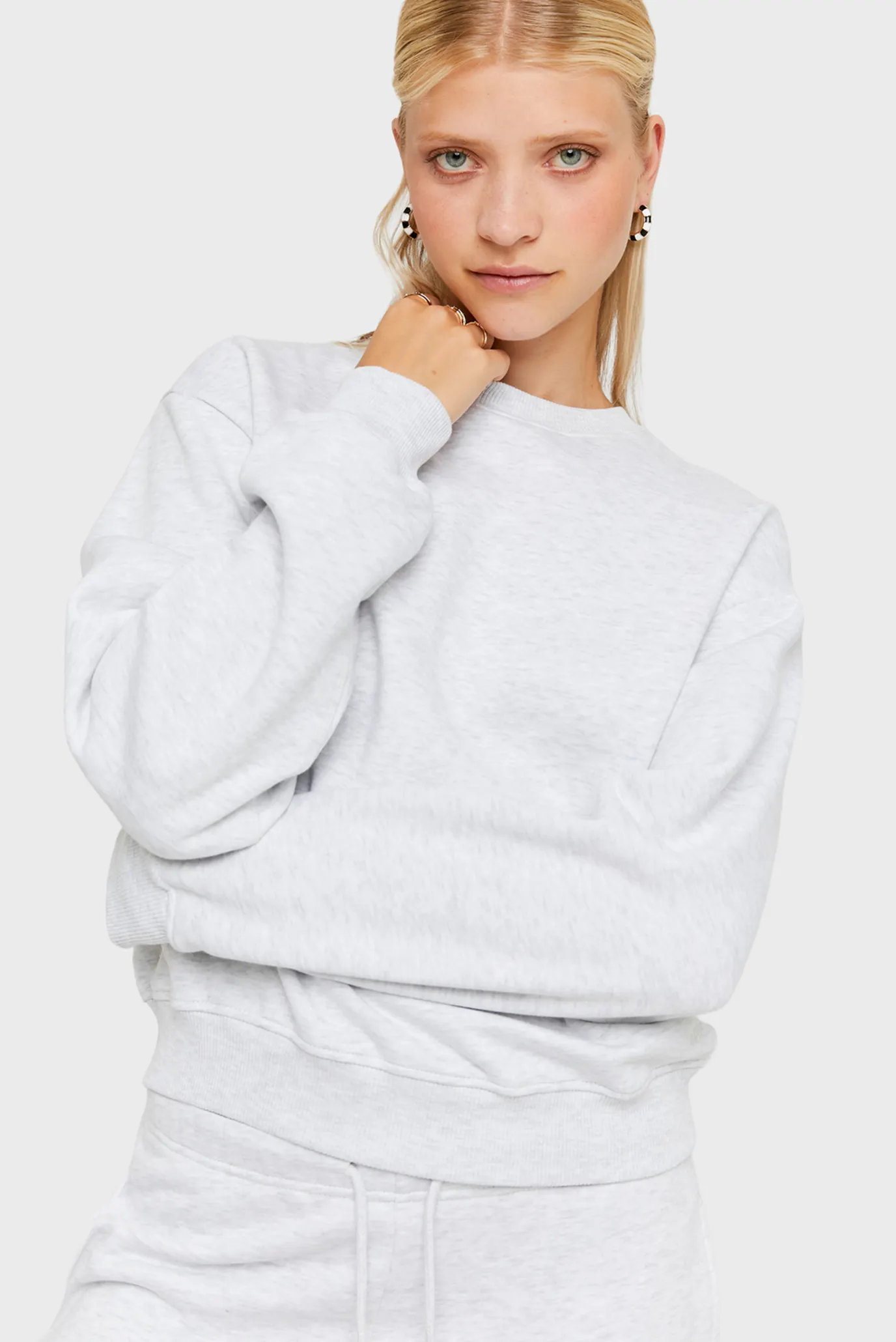 Женский светло-серый свитшот 2