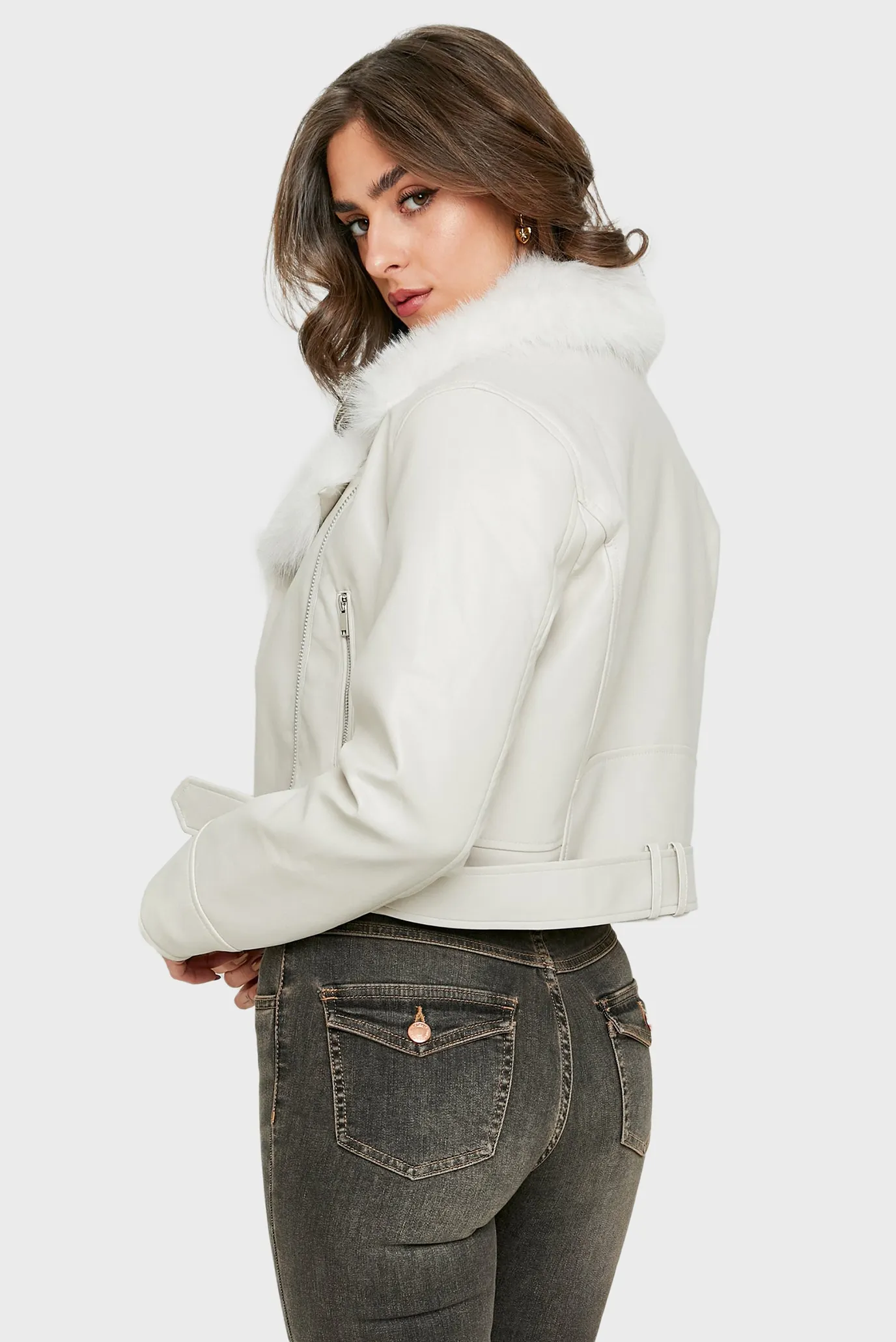 Жіноча біла куртка 3