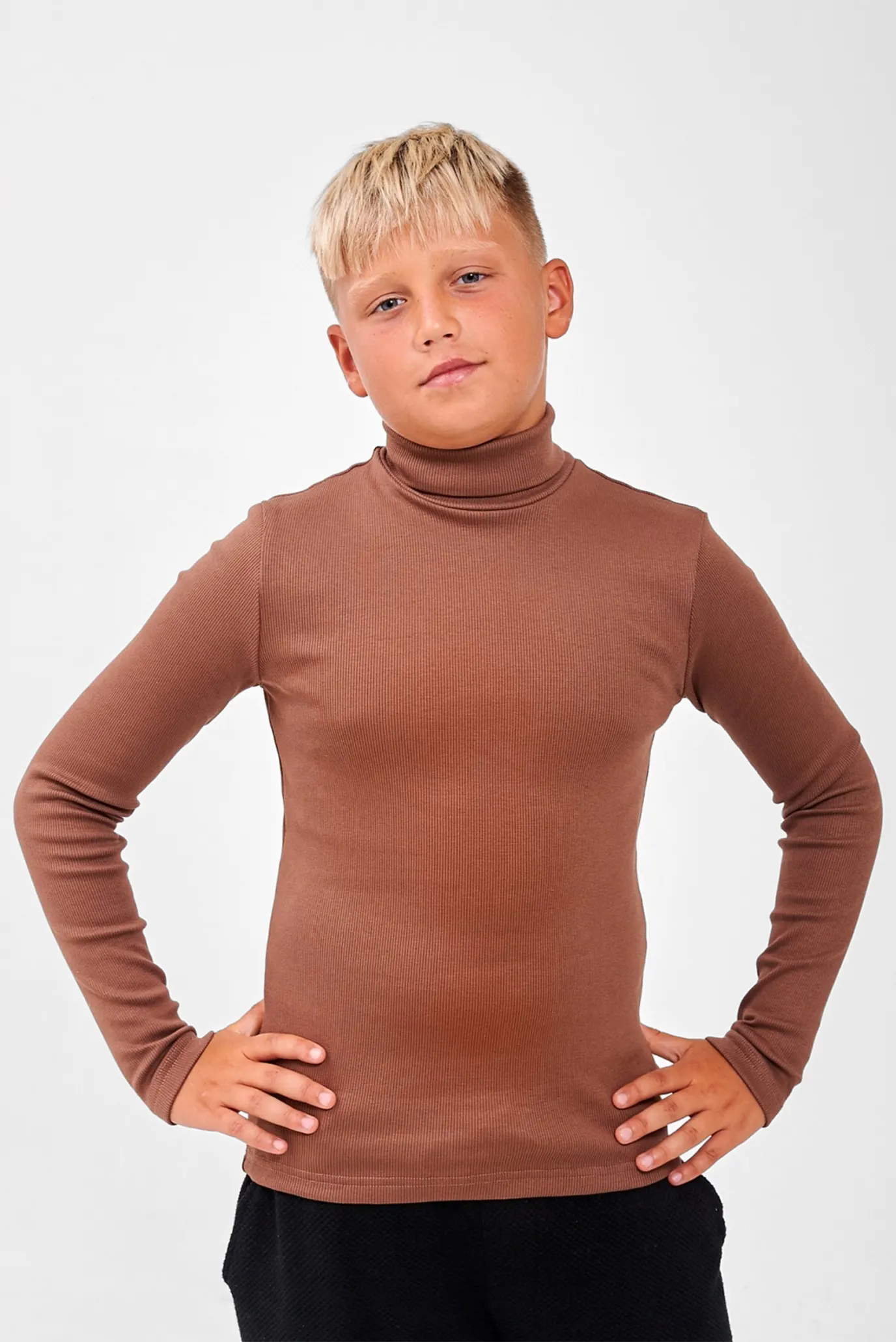 Детский коричневый гольф 1